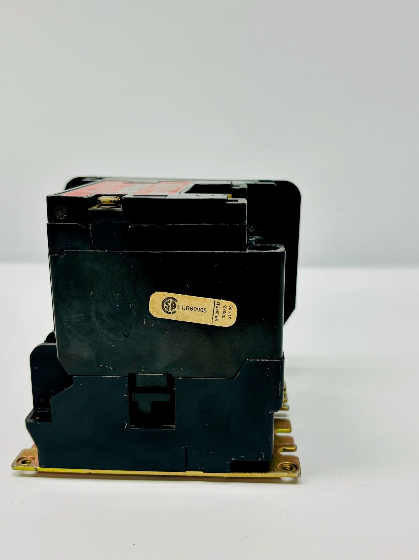 Square D 8903SM03 Lighting Contactor (Minor Damage)