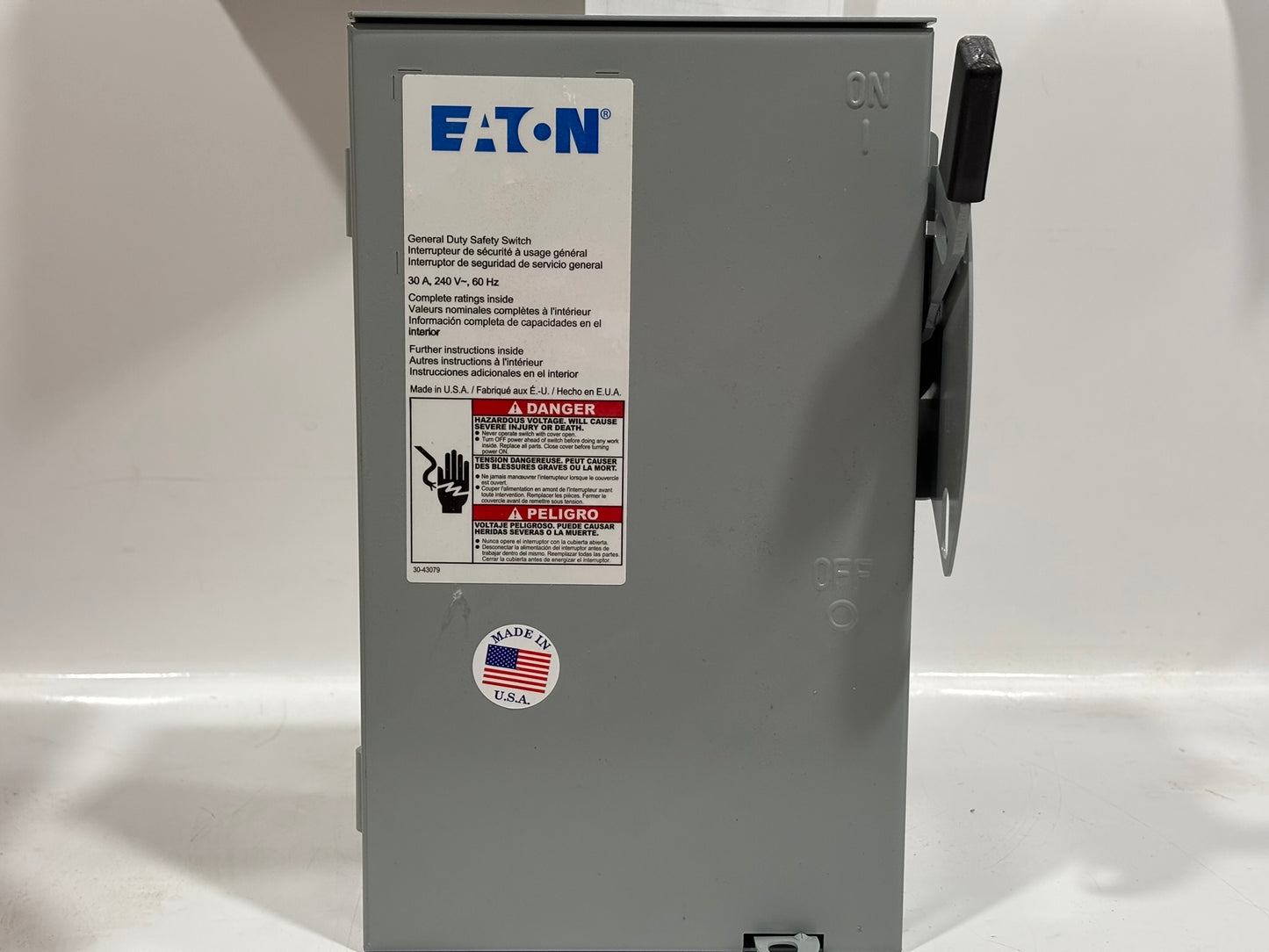 Eaton DG321NRB 30A 240 V 3-Pole Fusible Safety Switch, NEMA 3R Rainproof