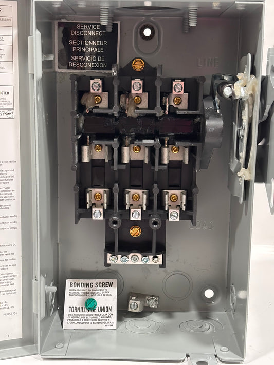Eaton DG321NRB 30A 240 V 3-Pole Fusible Safety Switch, NEMA 3R Rainproof