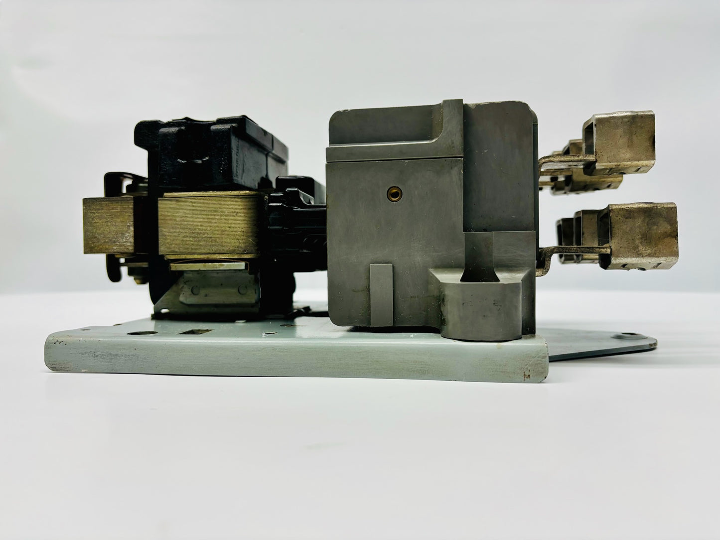 Furnas 40JB32AFD6 Size 4 Magnetic Contactor