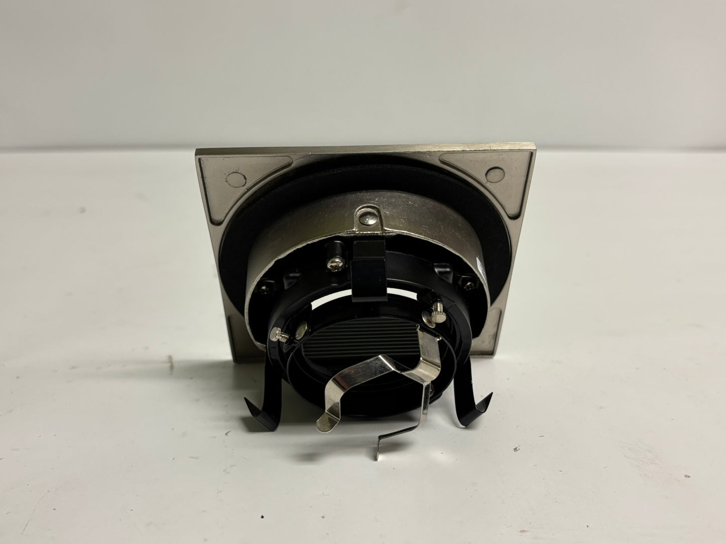 6 Pk Halo 3011SNBB 3″ Square Trim, 15° Tilt, GU10/MR16, Satin Nickel/Black