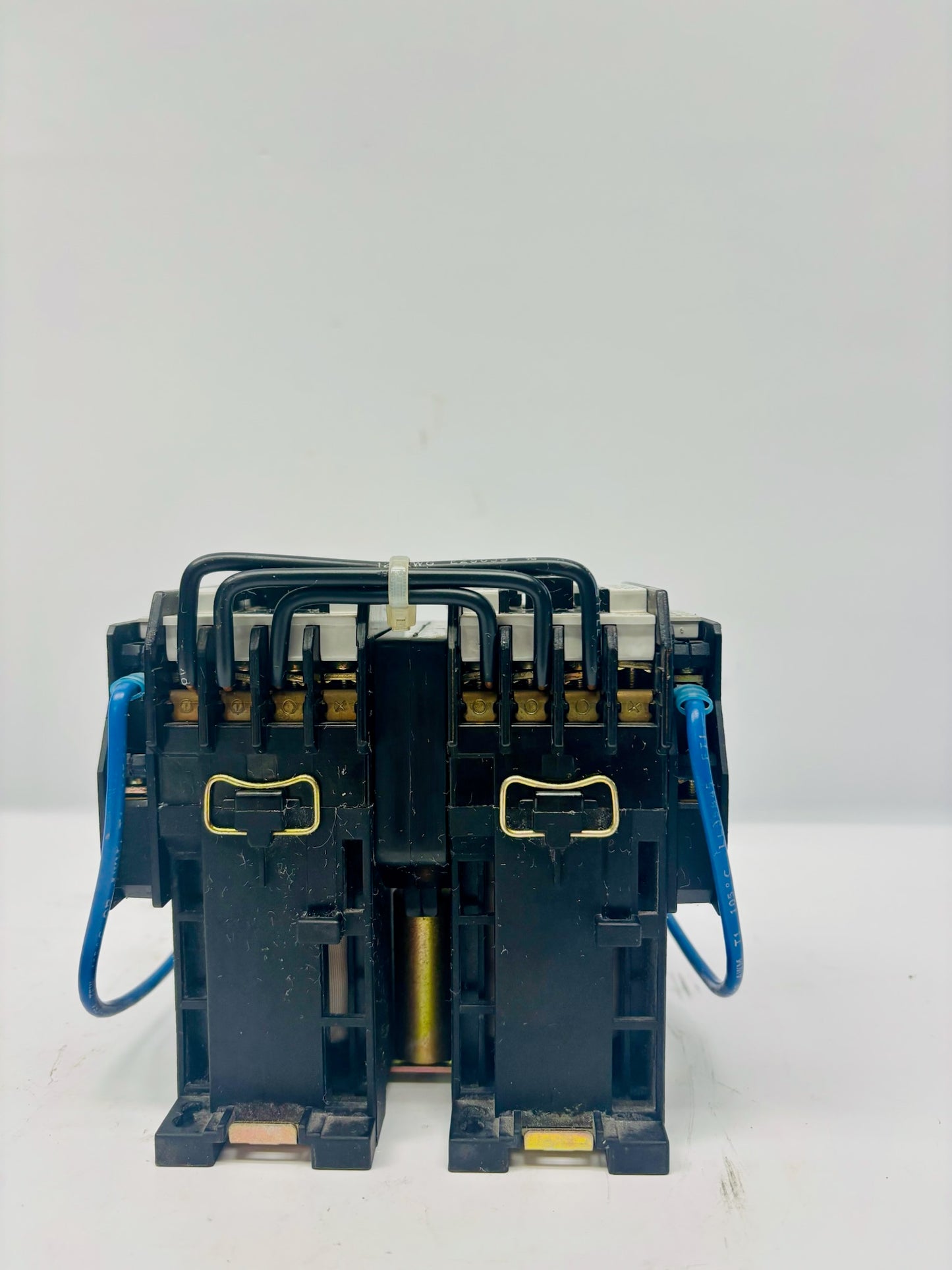 General Electric CR72A Starter with CR7XA11B Auxiliary Contact Block