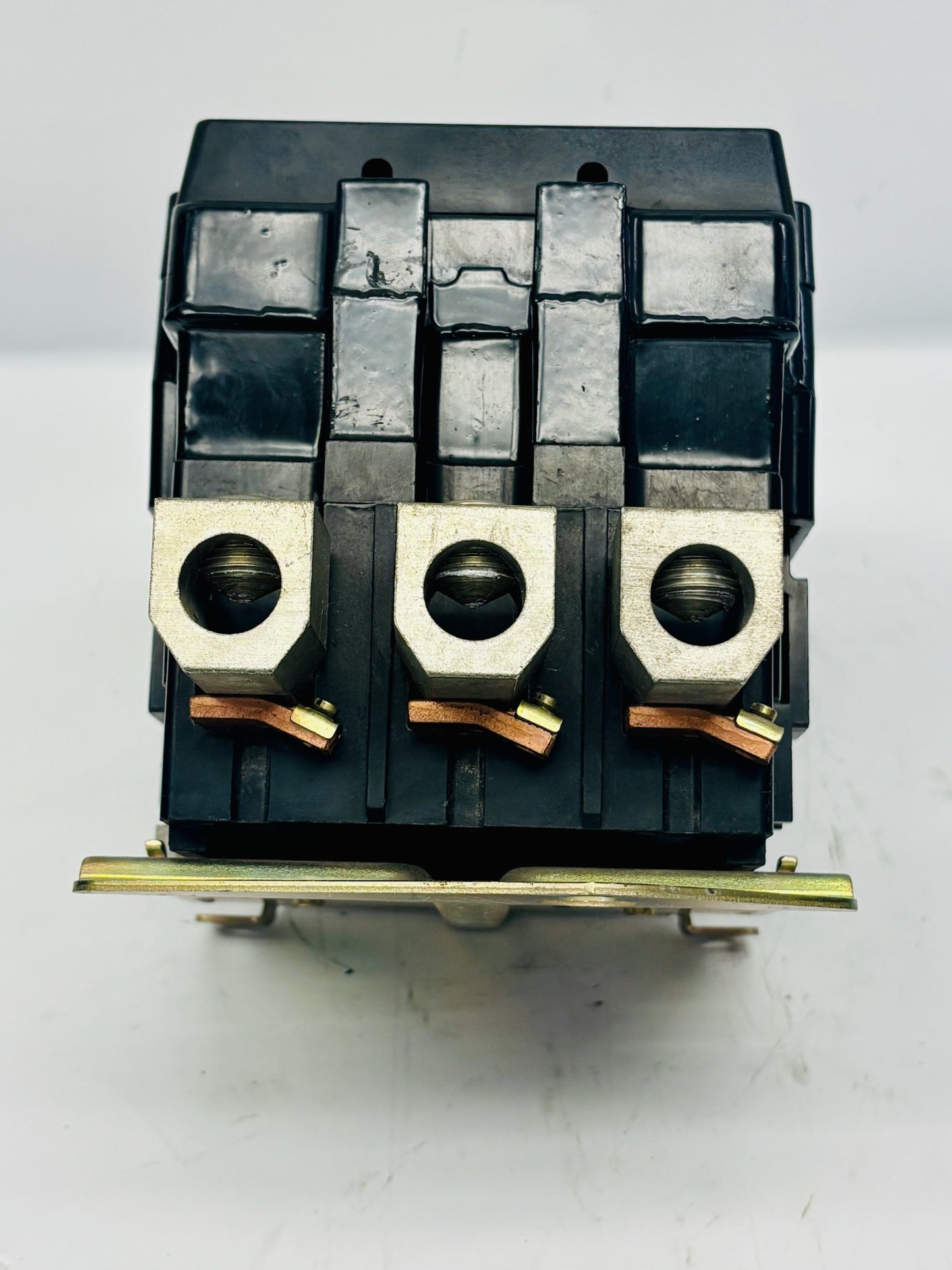 Square D 8903SV011 3-Pole Lighting Contactor 200A
