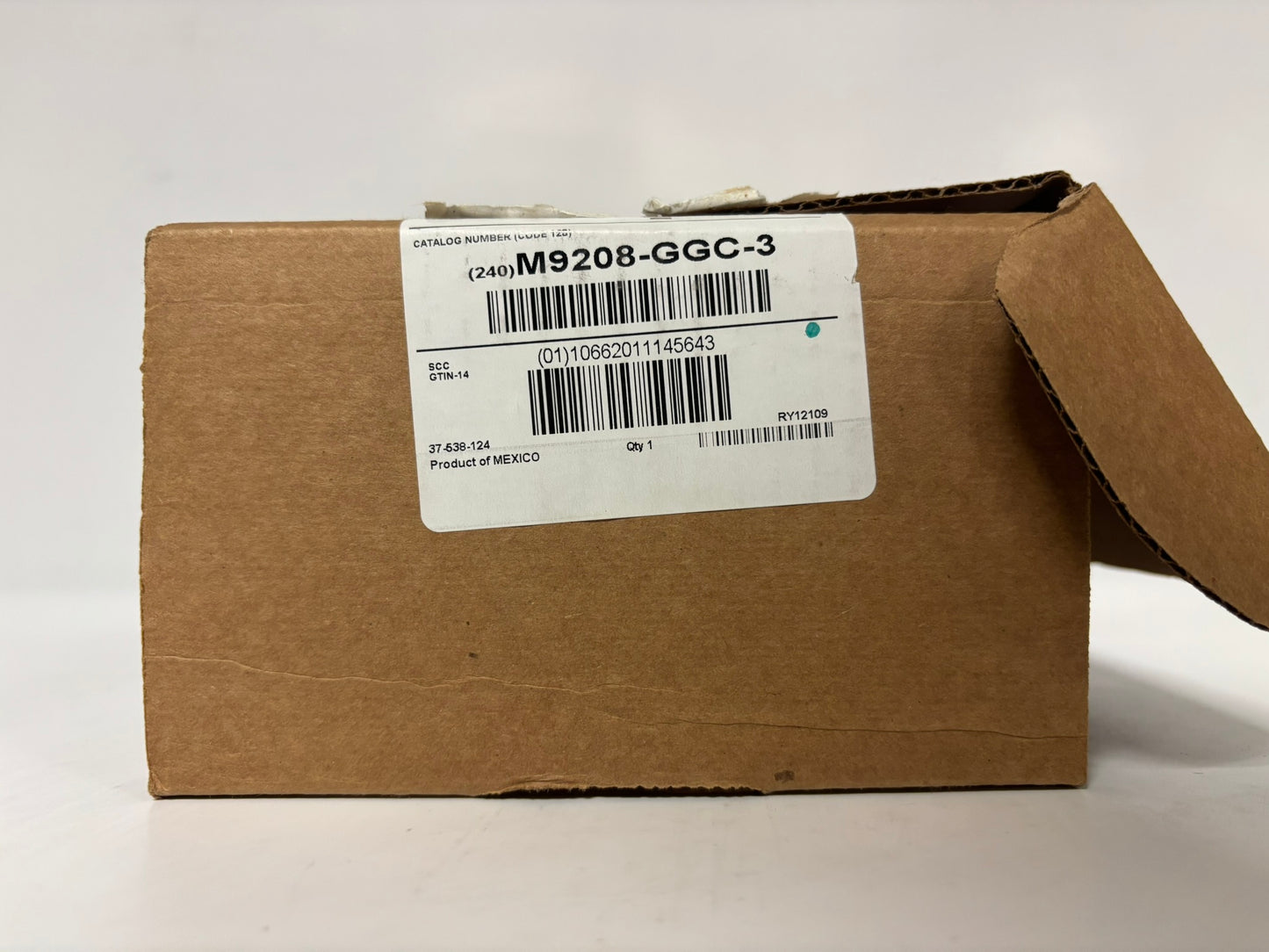 Johnson Controls M9208-GGC-3 Modulating Actuator, 24V-3NM, 70 in-lb/8 Nm-50/60HZ
