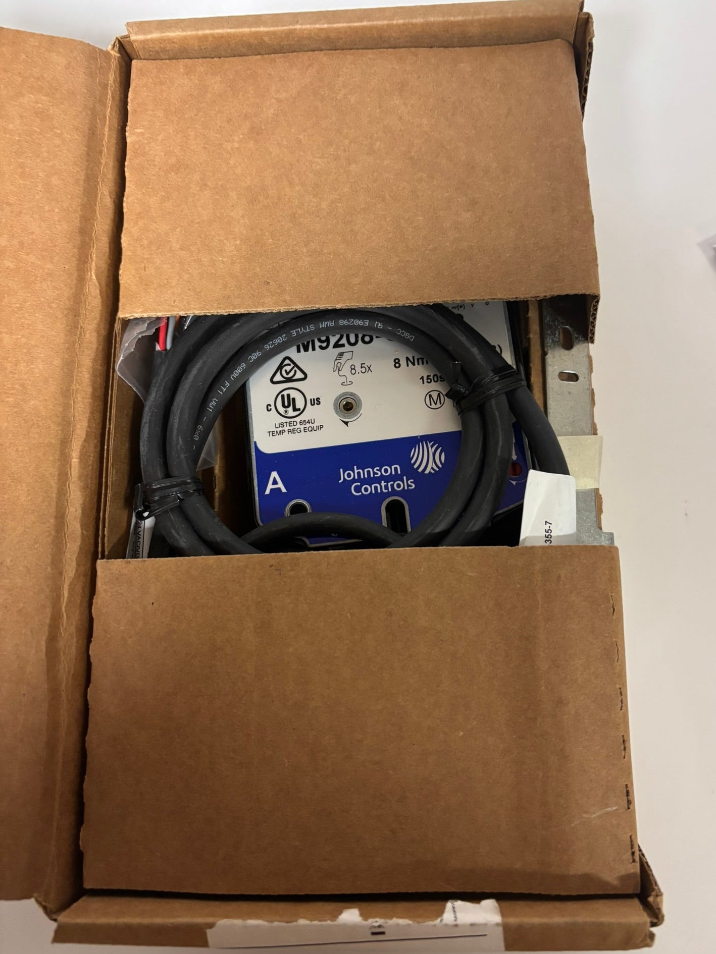 Johnson Controls M9208-GGC-3 Modulating Actuator, 24V-3NM, 70 in-lb/8 Nm-50/60HZ