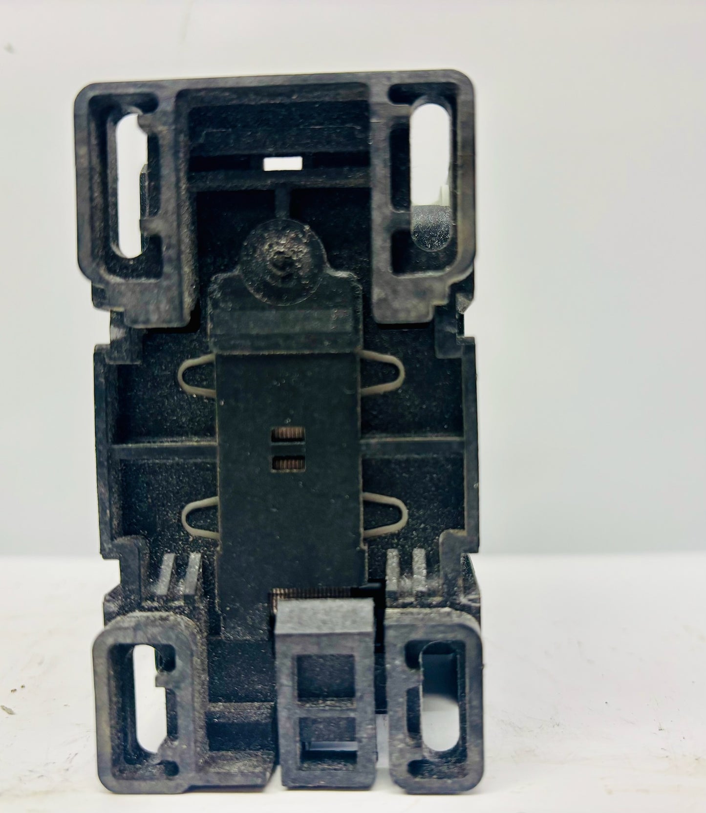 General Electric CL02A310T 3-Pole Electrical Contactor 32A