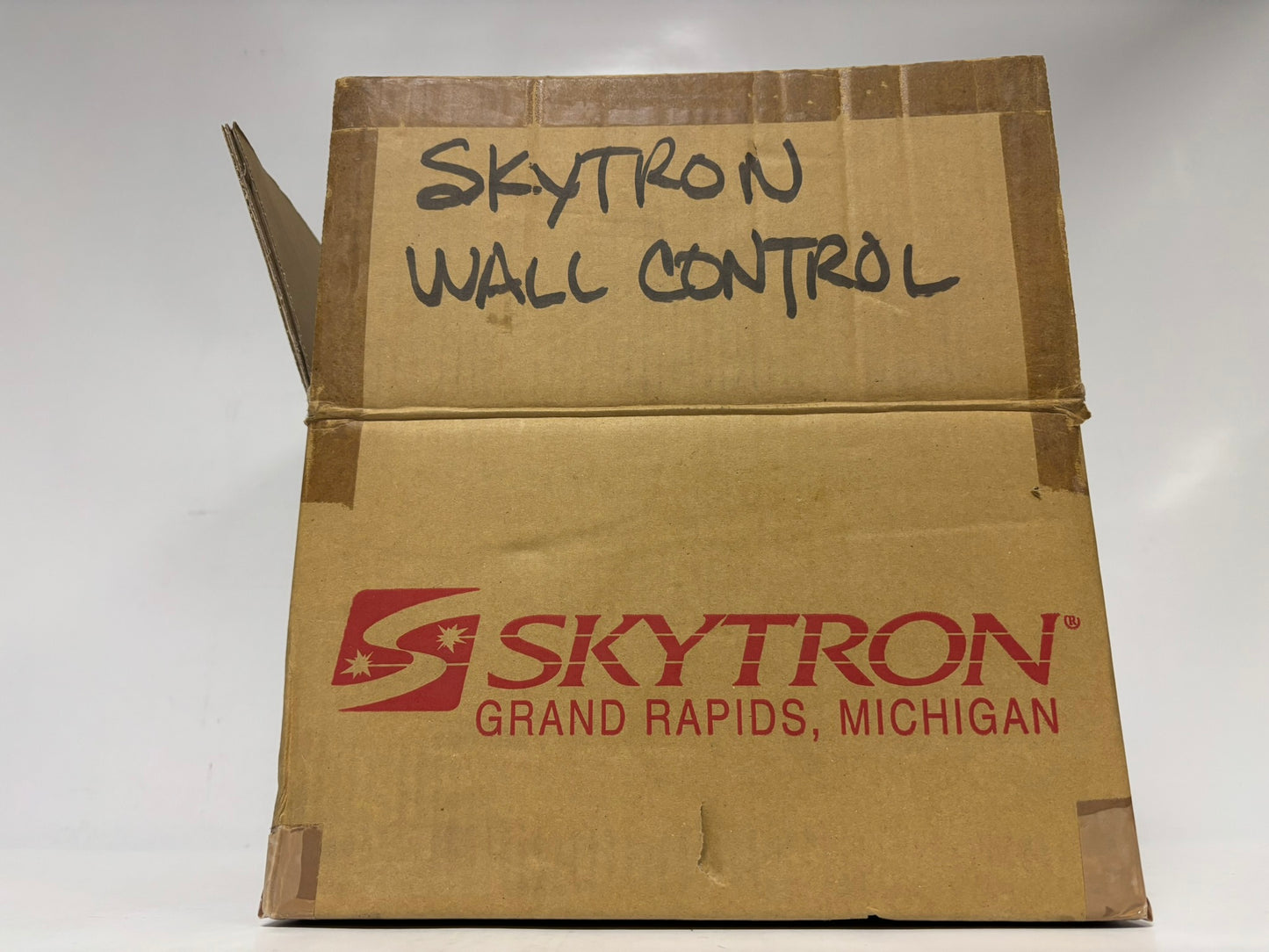 New Open Box SKYTRON Argos II Wall Control Unit AR-24 For 2 Units