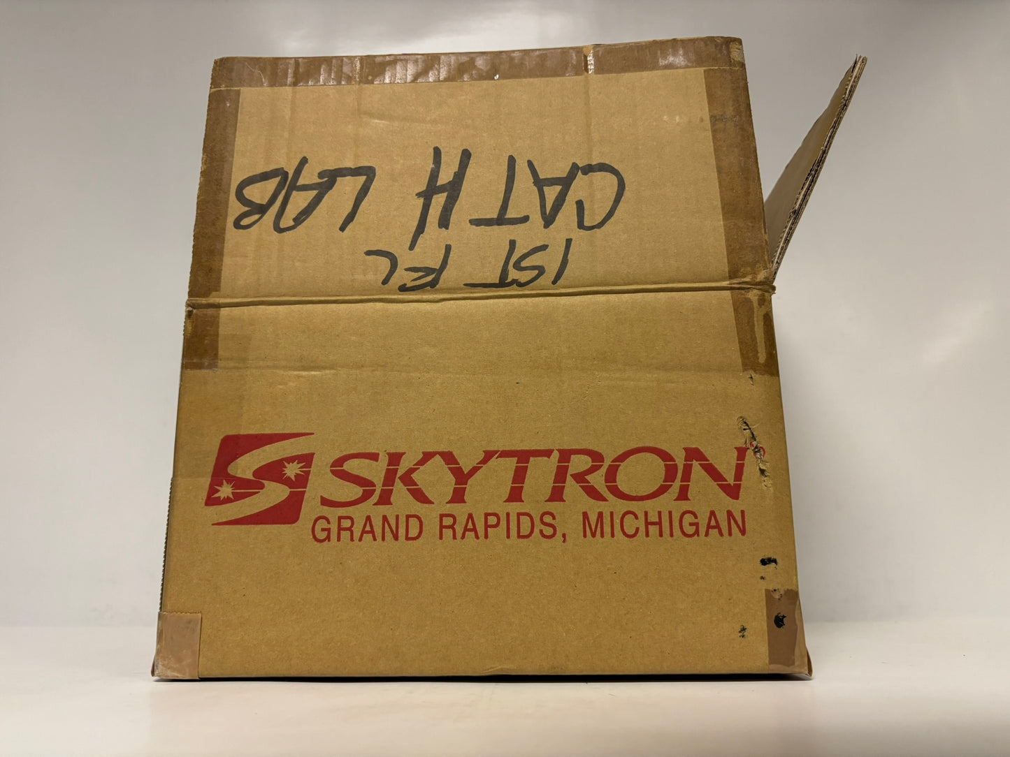 New Open Box SKYTRON Argos II Wall Control Unit AR-24 For 2 Units