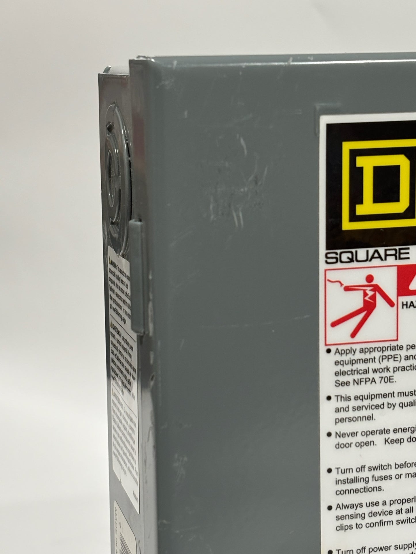 Open Box Square D DU322 60A 240V Safety Switch – Scratched Surface