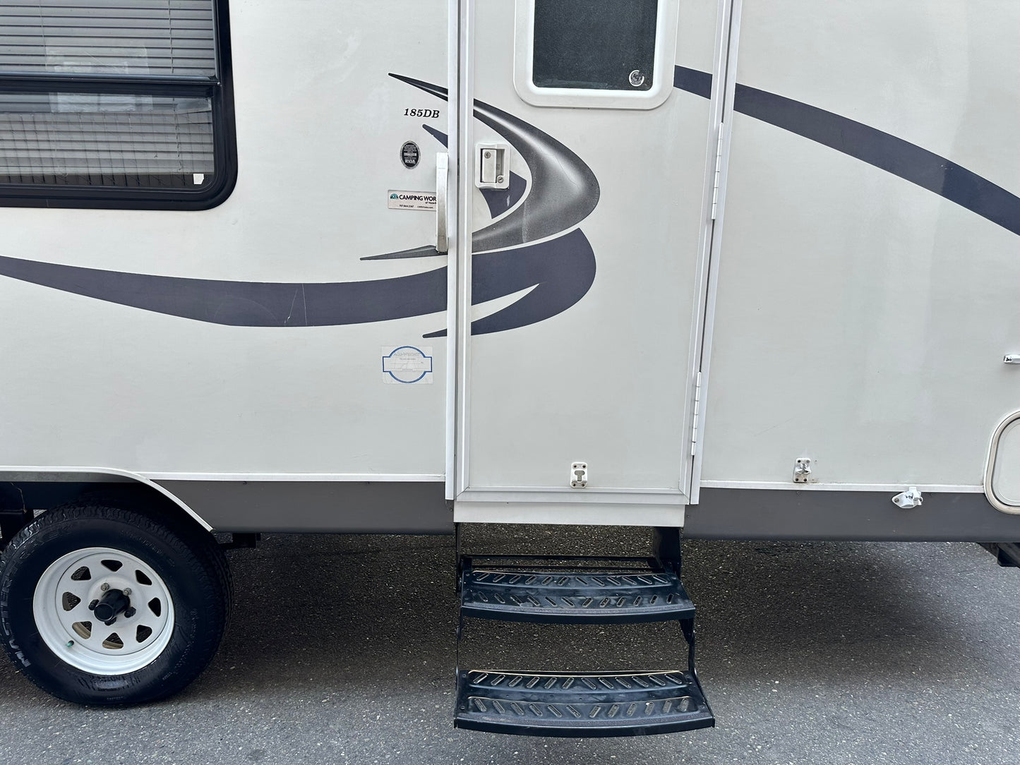 2012 Dutchmen Sport 185DB RV- Travel Trailer Sleeps 7 Person Cold AC