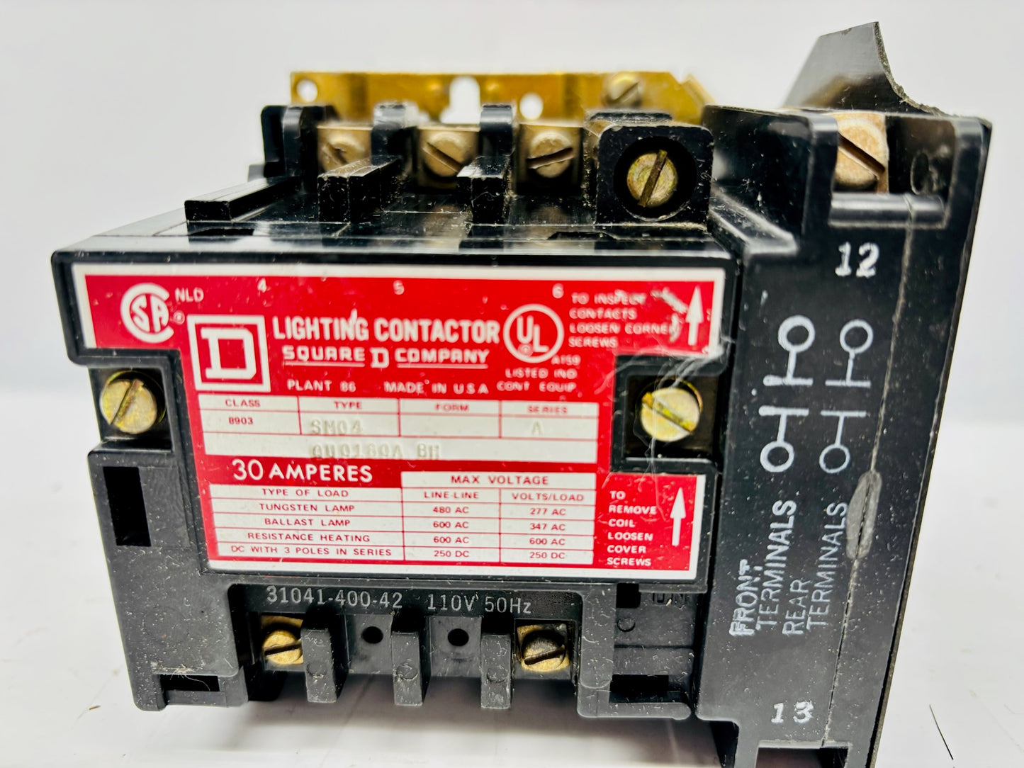 Square D 8903SM04 Multi‑pole Lighting Contactor (Black side plastic chipped/cracked)