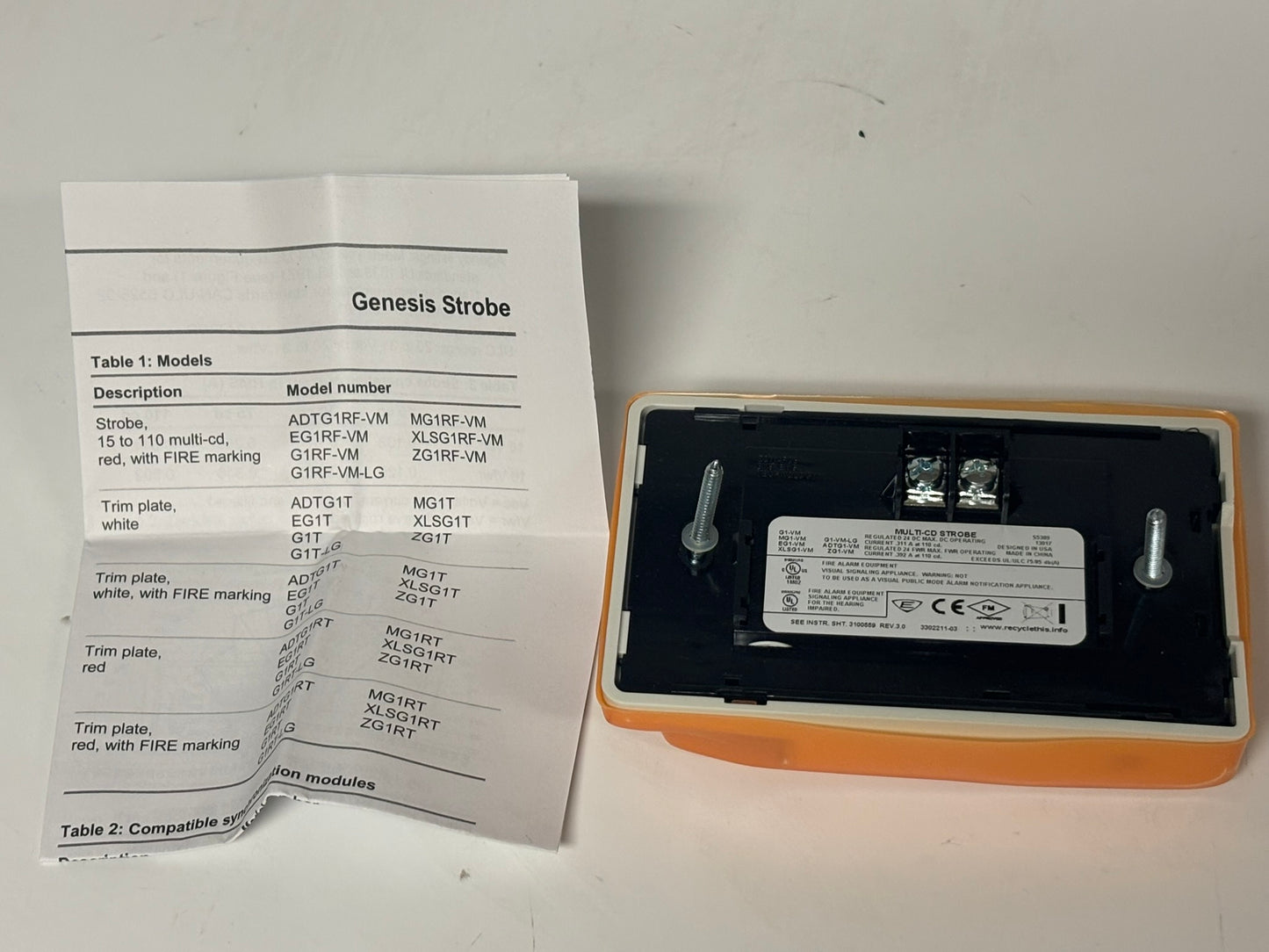 2 PK EST Genesis G1-VM Multi CD Strobe Scope 24 VDC/CC - White/Blanc