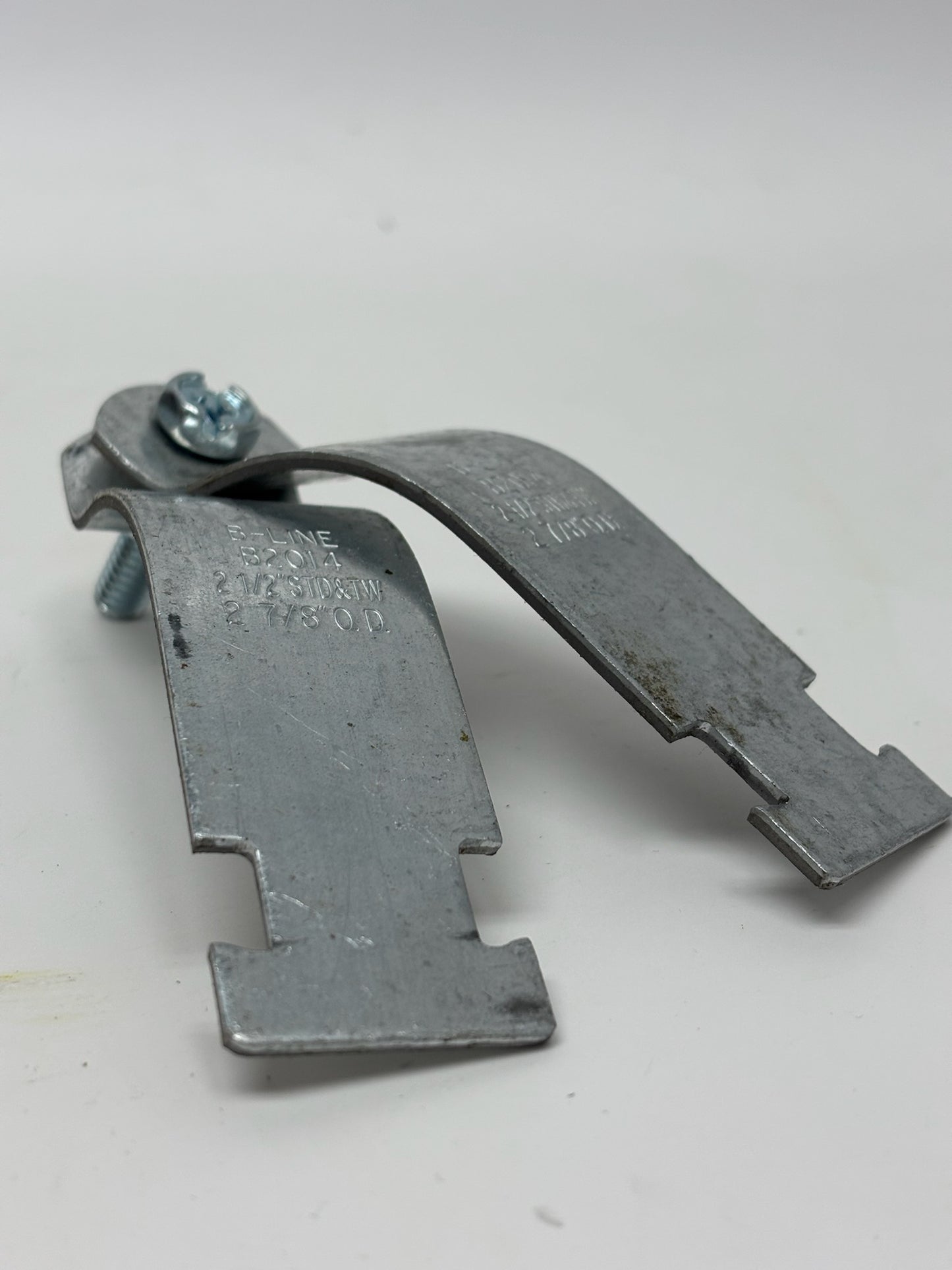 50 PK Eaton B-Line B2006PAZN Pipe Hangers, Zinc-Plated Steel, Adjustable