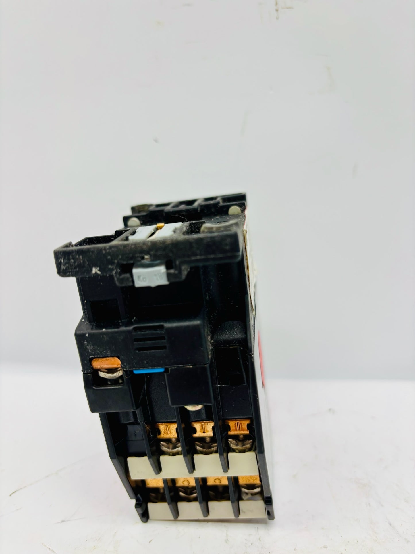 Siemens 3TB4017-0A three pole motor control contactor