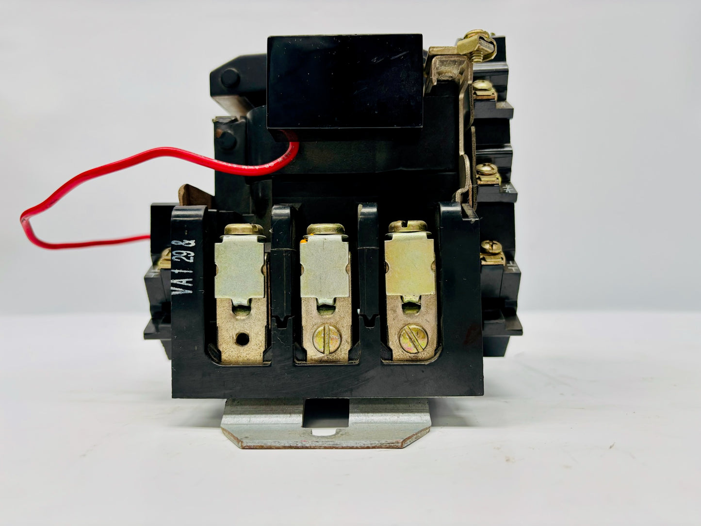 GE CR30500AADH Magnetic Motor Starter with CR305X146C Surge Suppressor