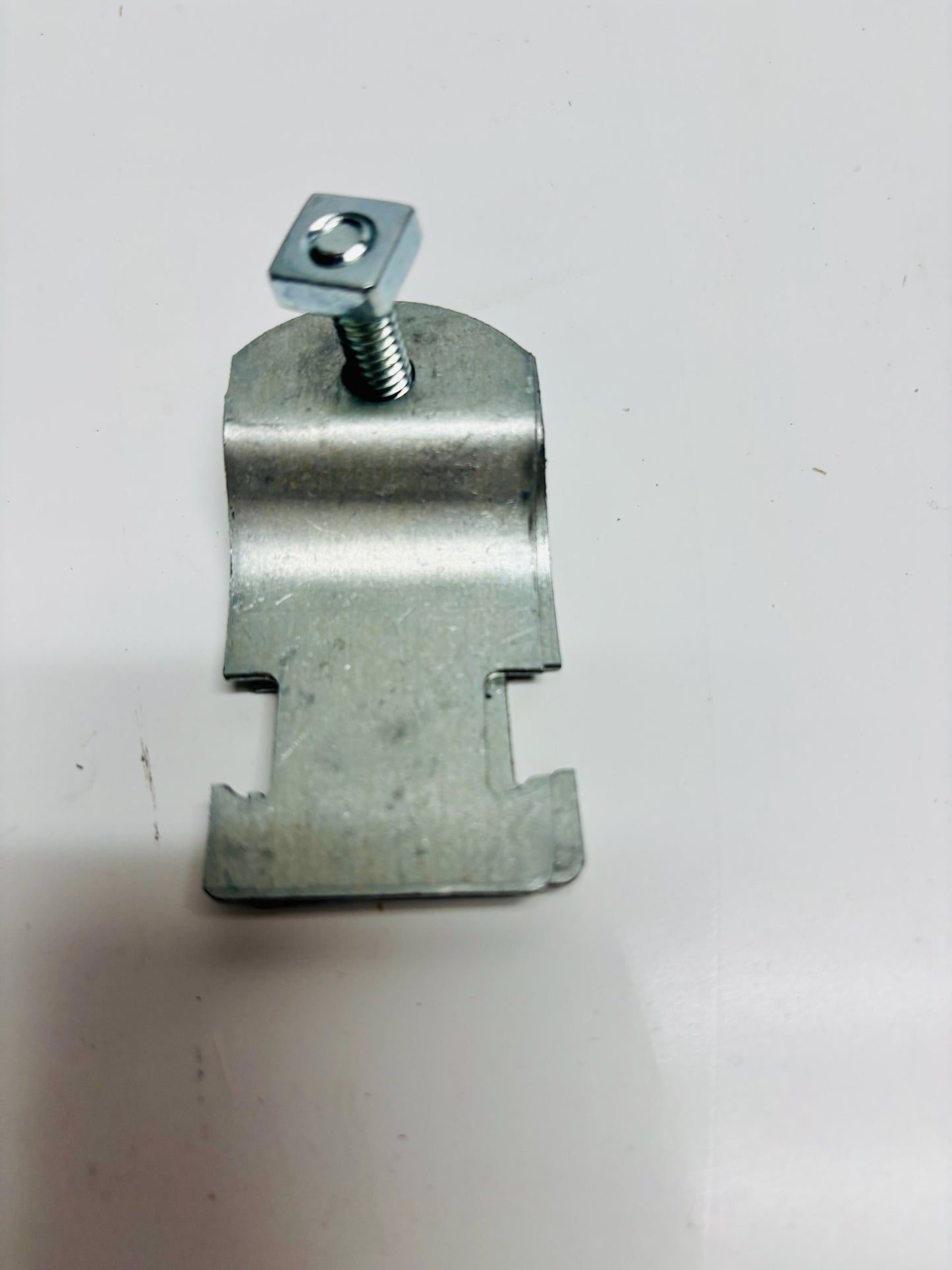 135 Pk Eaton B-Line B2009PAZN 3/4 Inch Conduit Clamp