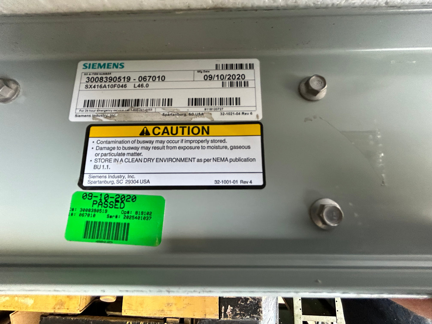SIEMENS Sentron Busway 1600 AMP 600 UL Volts (MAX) Freq 50/60  System 3PH 4W