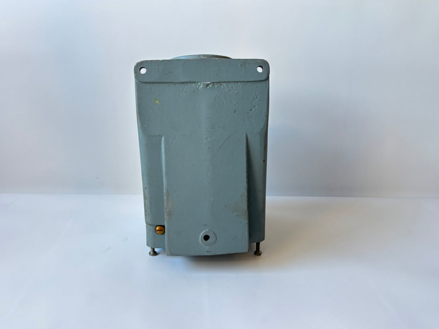 Hubbell BB1002W Back Box, 2" Hub, 100A, 15° Angle, Aluminum