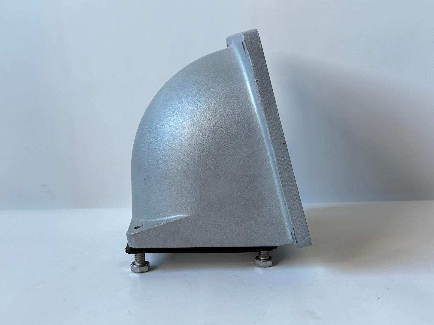Hubbell BB601W Back Box, 15° Angle, 1¼" NPT Hub, 60A IEC