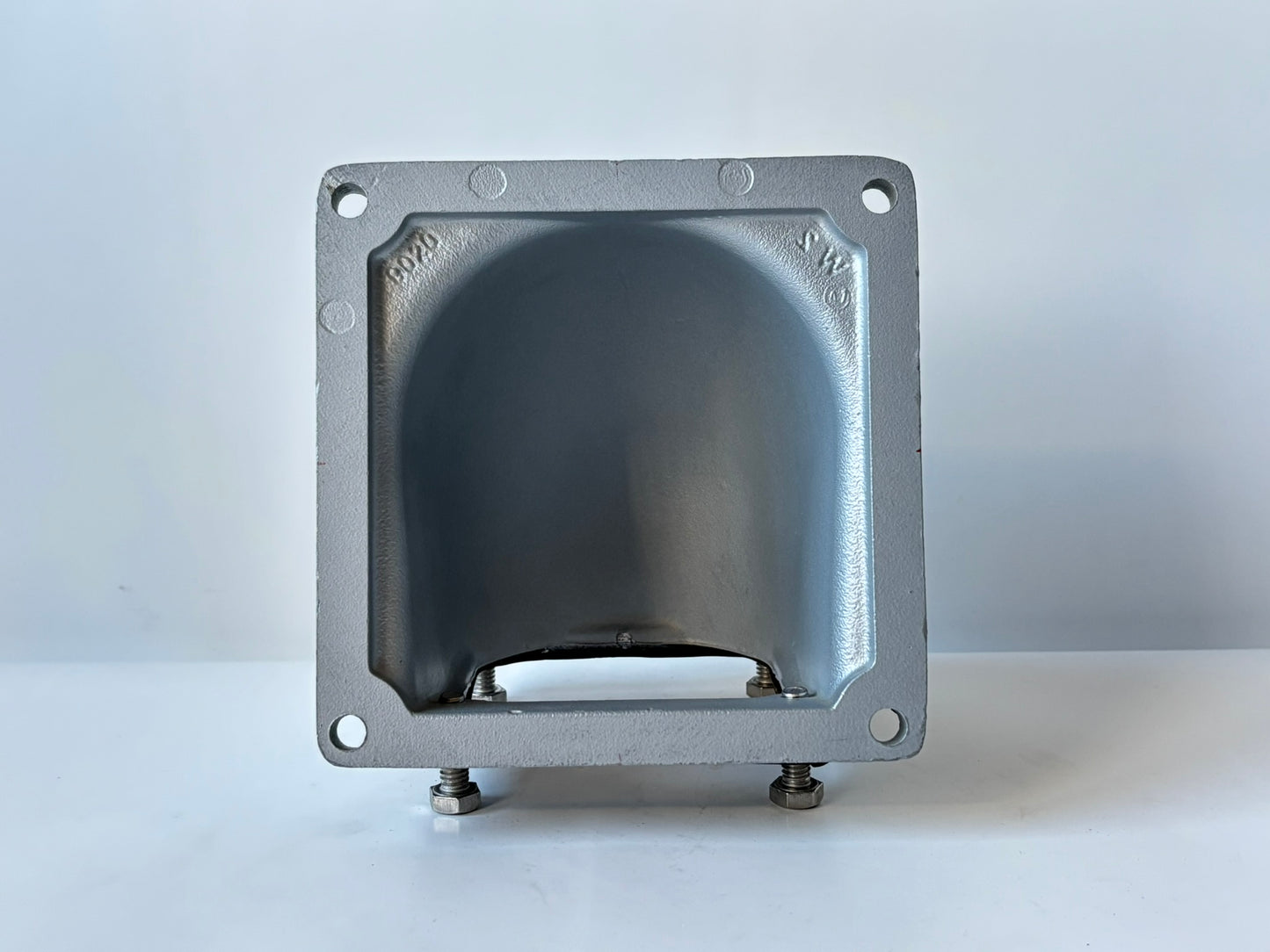 Hubbell BB601W Back Box, 15° Angle, 1¼" NPT Hub, 60A IEC