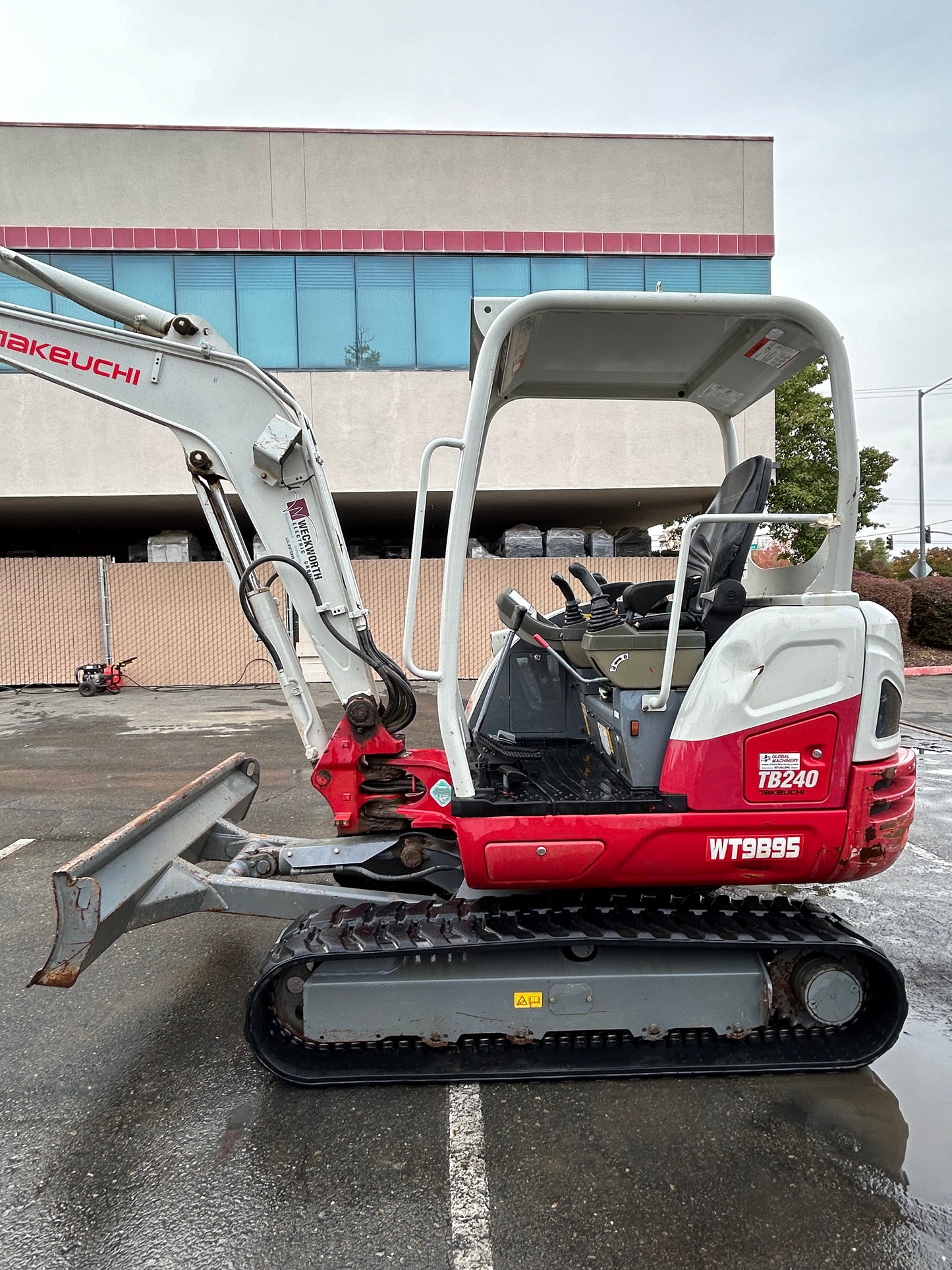 2019 TAKEUCHI TB240 Compact Hydraulic Excavator Includes 5 attachments