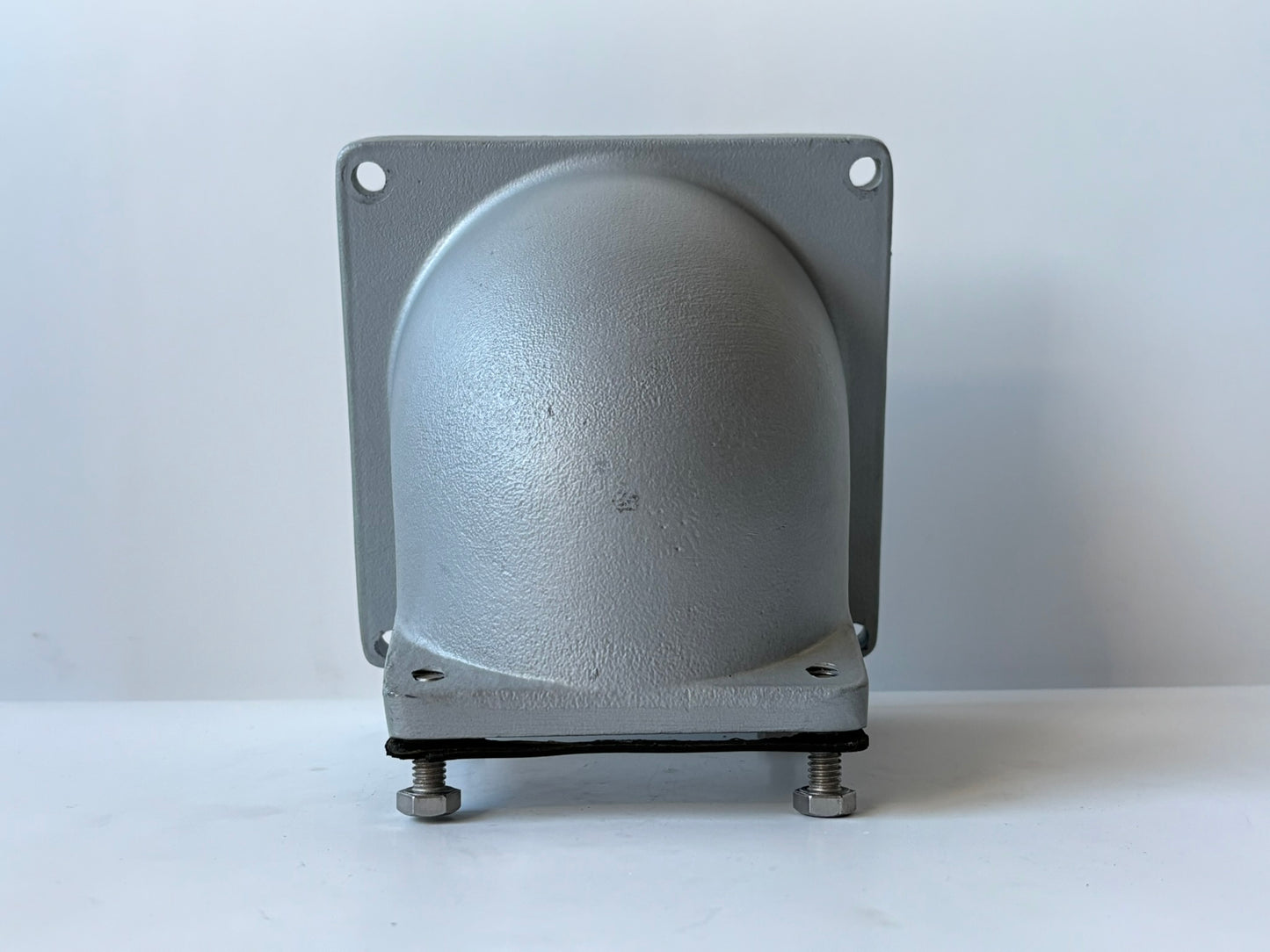 Hubbell BB601W Back Box, 15° Angle, 1¼" NPT Hub, 60A IEC