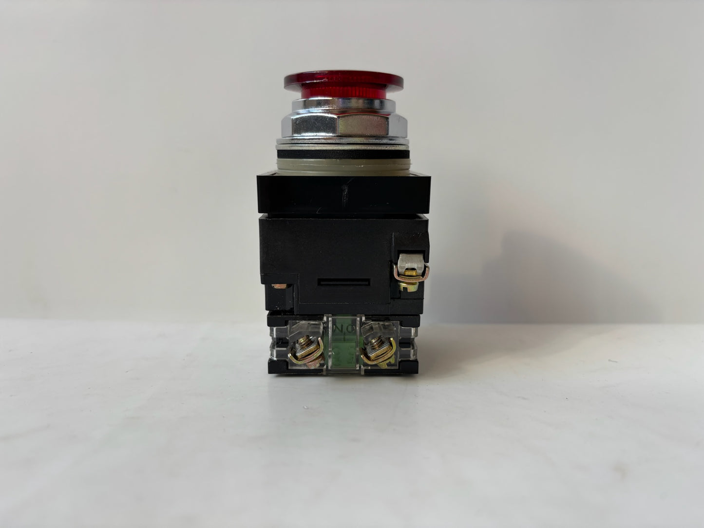 GE CR104PBL11R5C8 Illum Push Button Full 35mm Red Lens Mushroom Head