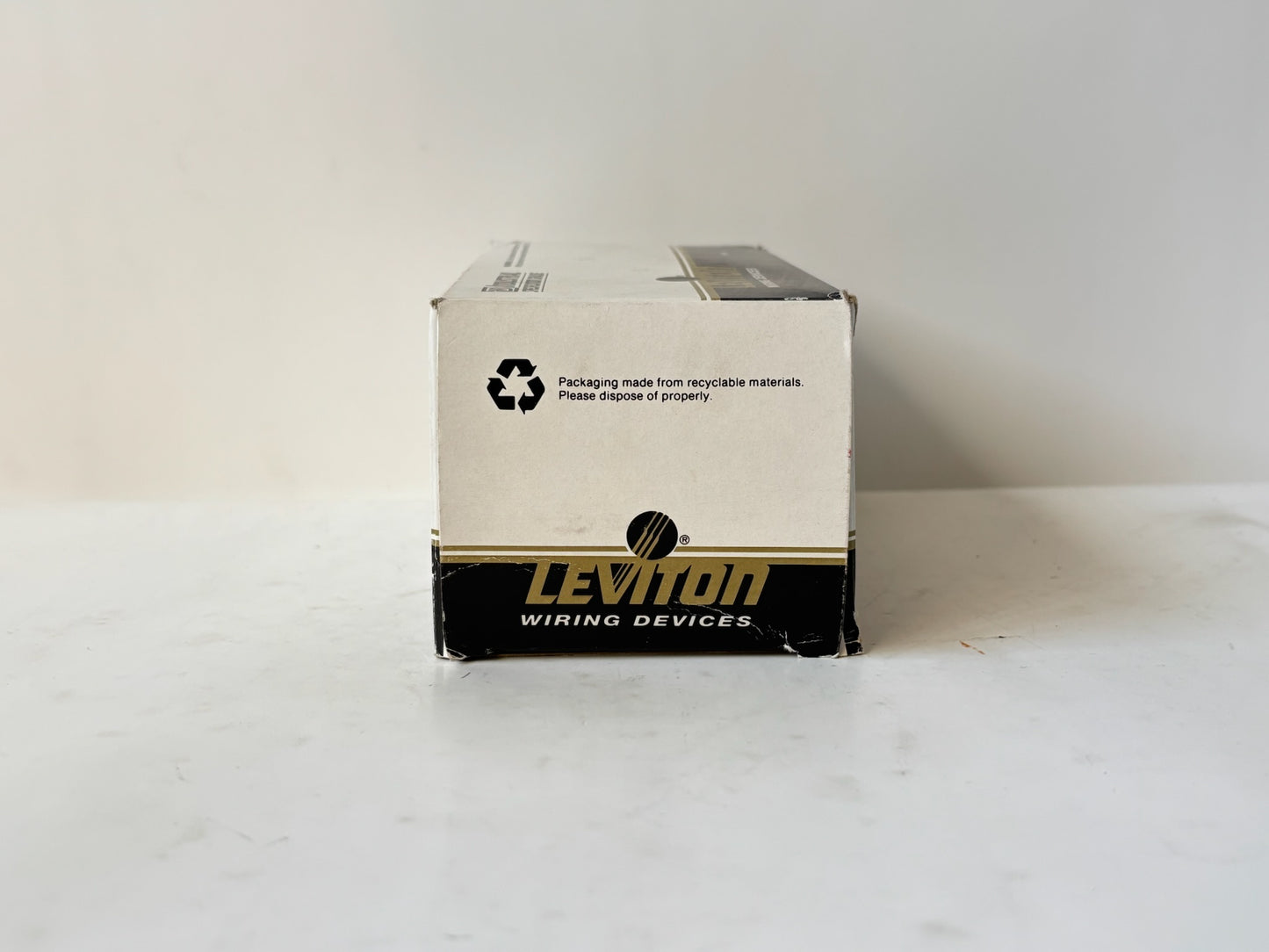 Leviton CS8364C 50A 250V 3-Phase Locking Connector, 3P4W, IP20