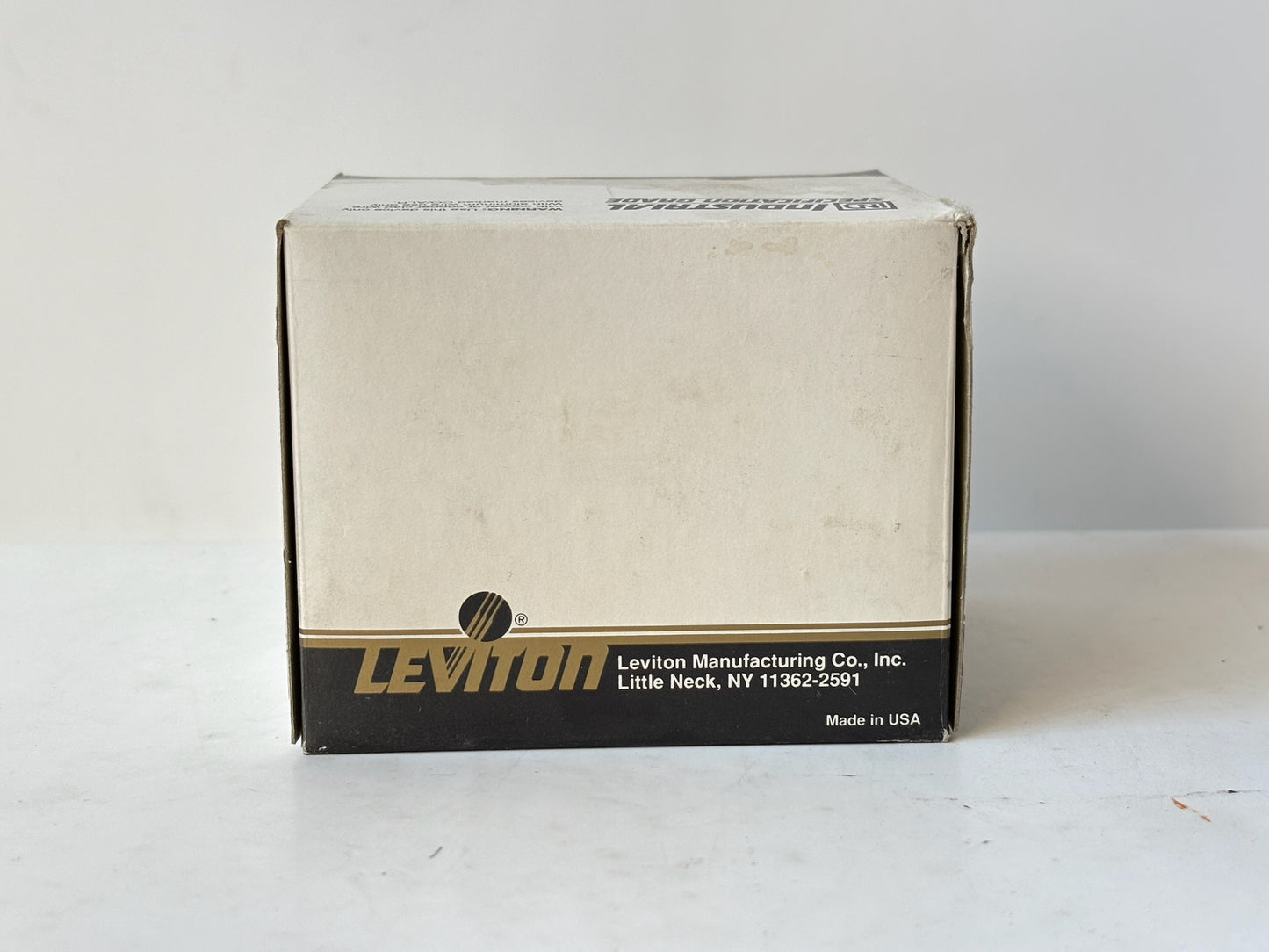 Leviton CS8369 50A 250V 3‑Phase Locking Receptacle (Flush‑Mount)