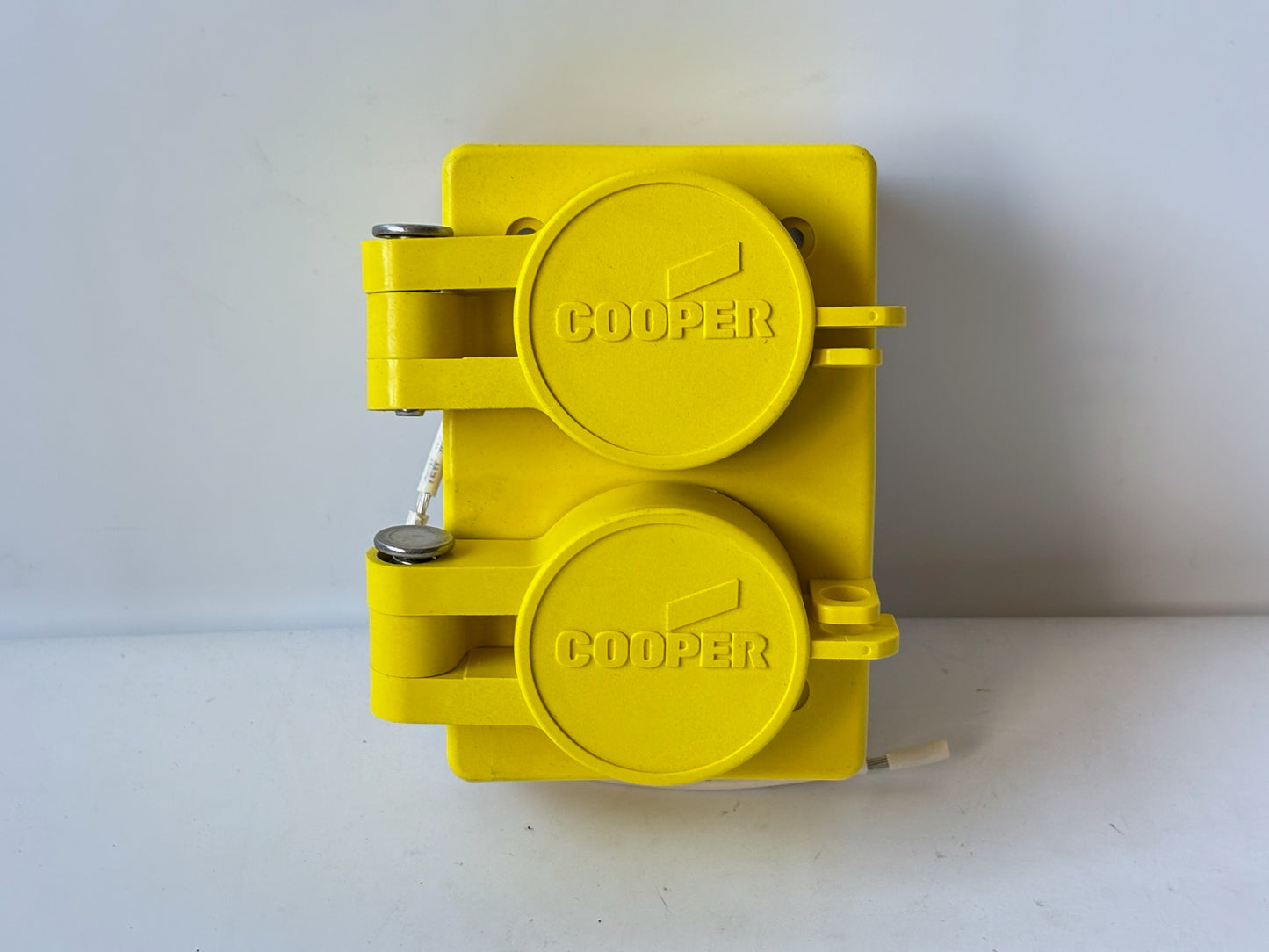 Eaton 60W33DPLX Arrow Hart 20A 125V Watertight Duplex Receptacle, Yellow