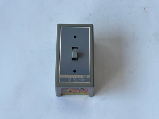 Leviton 6808G-DAC 30A Toggle Switch, 250V AC, 20A Motor Starter, Non-Reversing