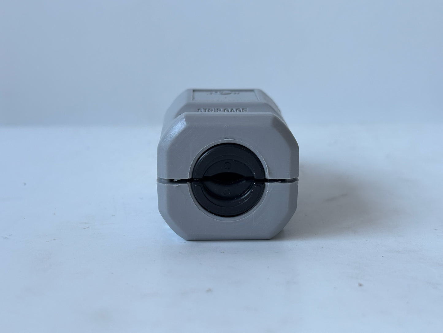 10 PK Legrand PS5965-GRY MaxGrip M3 Plug 15A 125V 2P3W Straight Blade, Gray