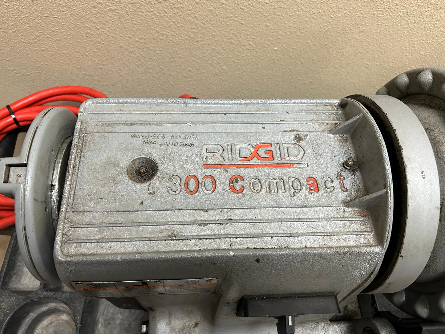 Ridgid 300 Compact Threading Machine, 1/2 to 2in NPT with Rubbermaid Cart