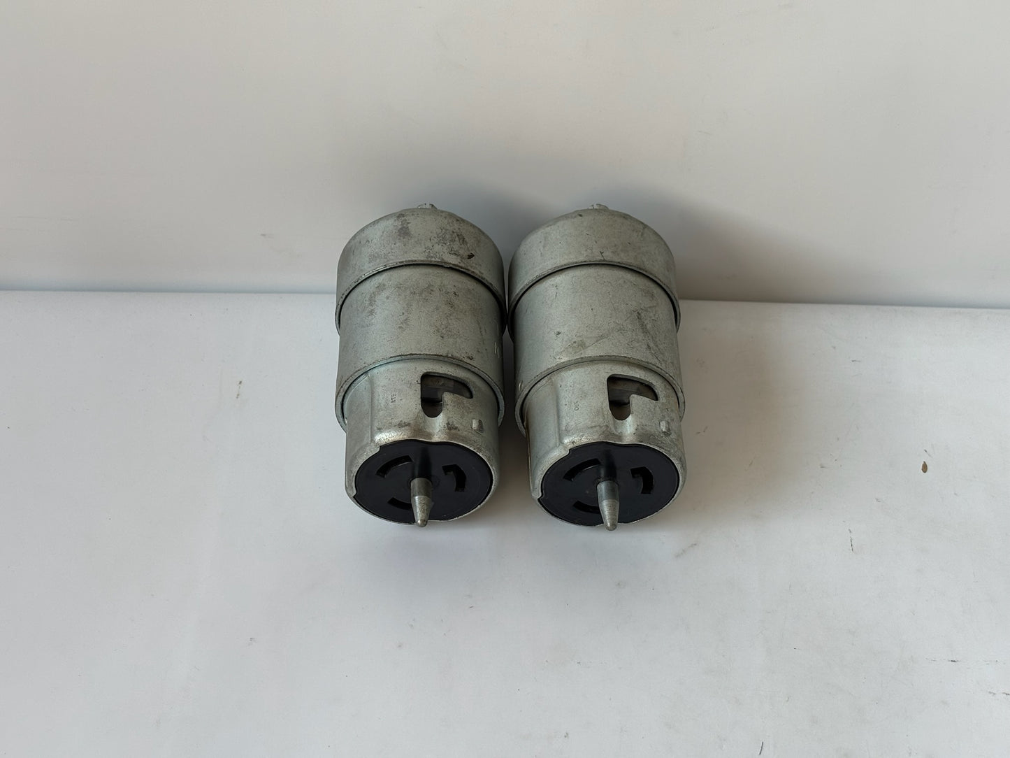 Hubbell 7764 Twist-Lock 50A 250V 30 Locking Connector Turn and Pull