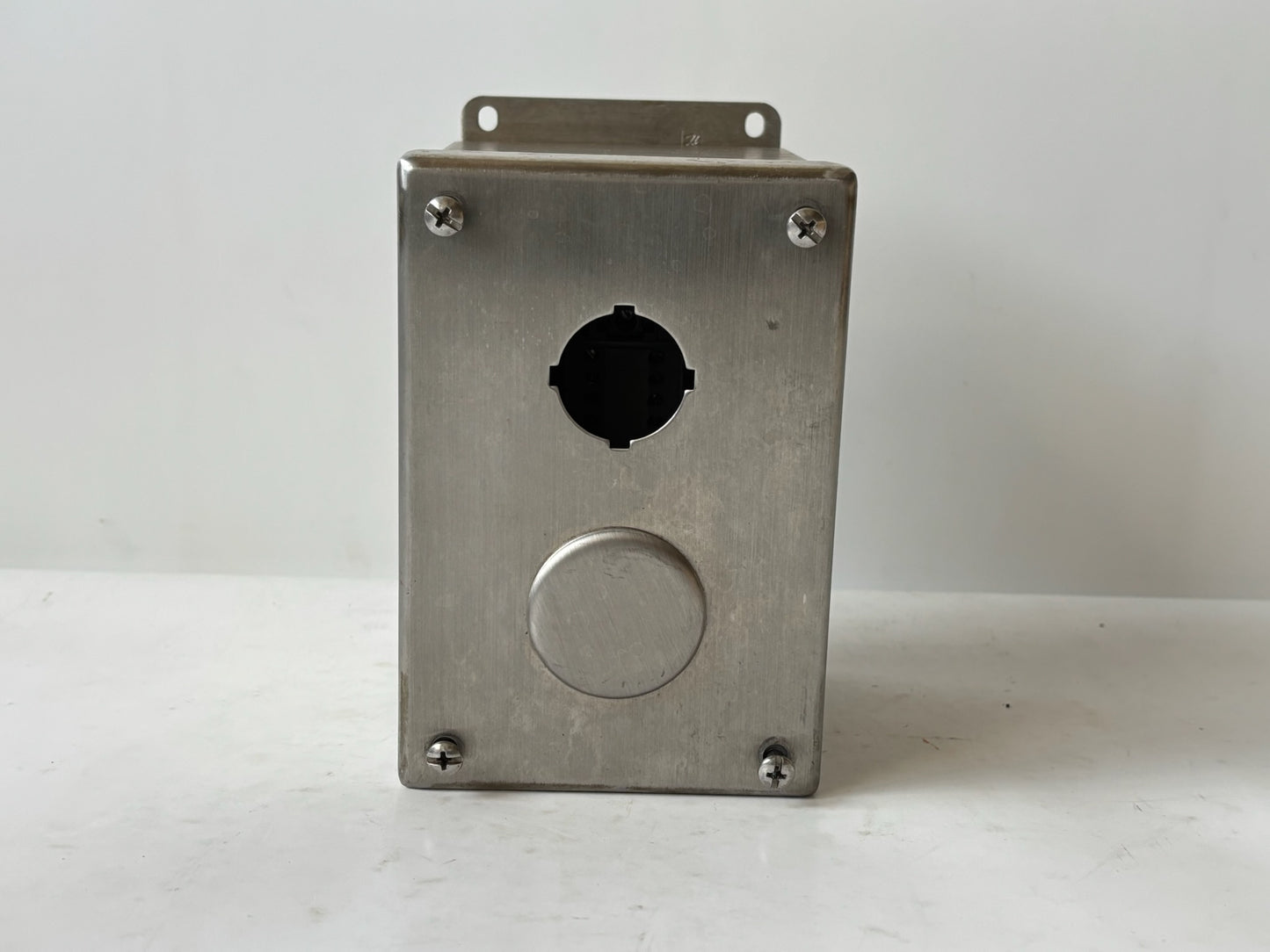 Hoffman E2PBXSS 2-Hole 30.5 mm Stainless Steel Pushbutton Enclosure