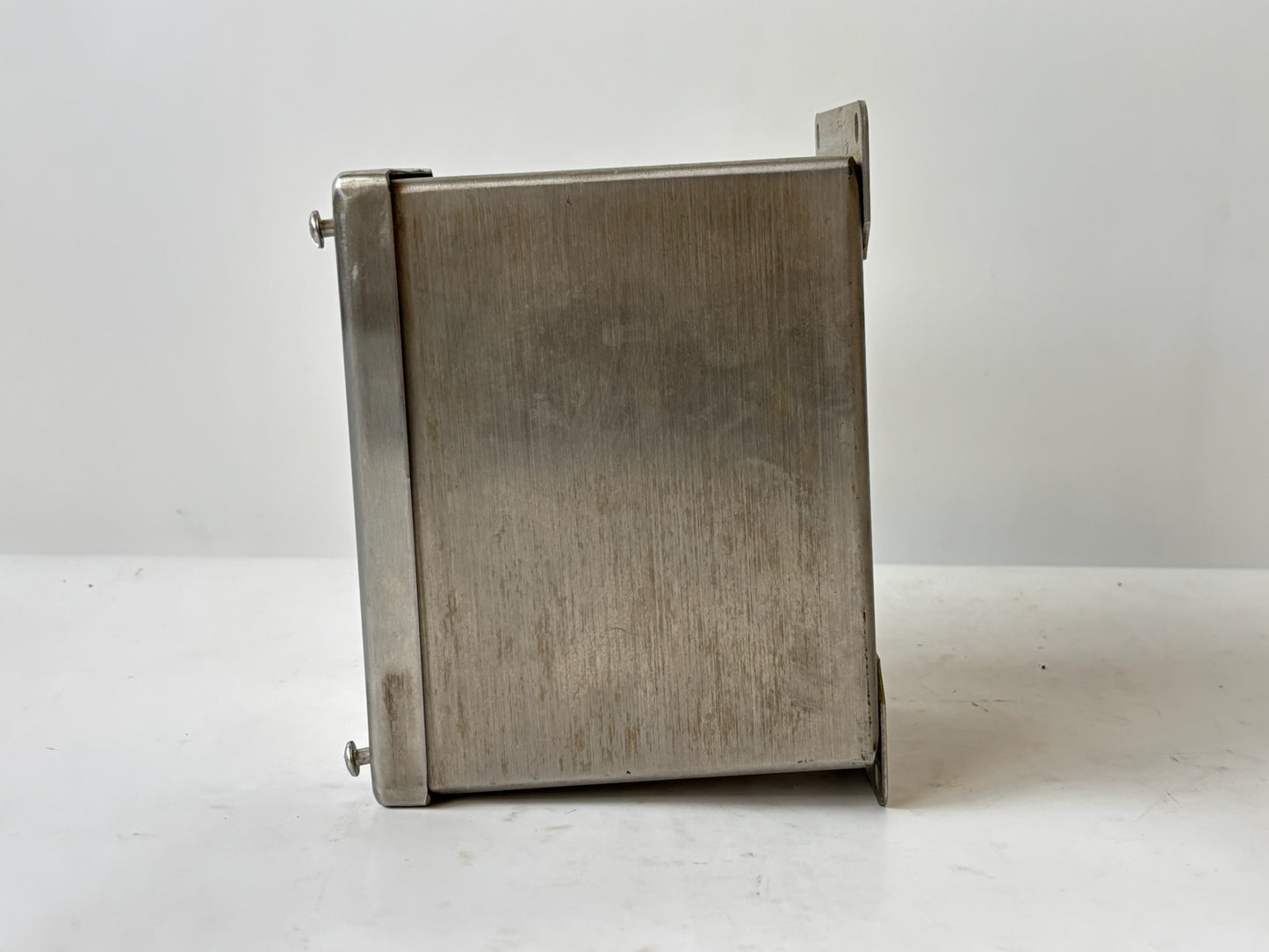 Hoffman E2PBXSS 2-Hole 30.5 mm Stainless Steel Pushbutton Enclosure