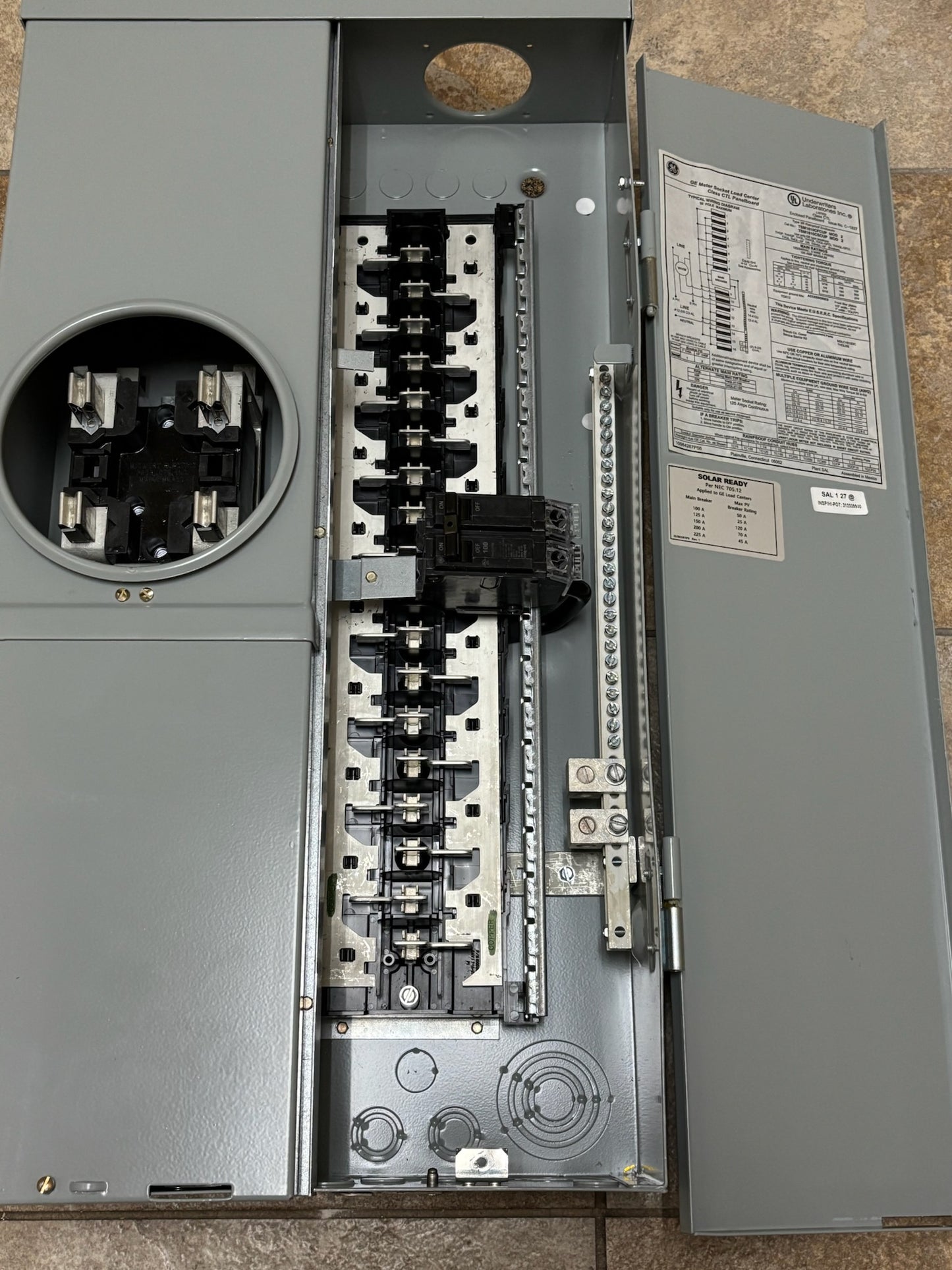 GE / ABB TSM1610CSCUP 100A 16-Space / 32-Circuit Meter/Main Load Center