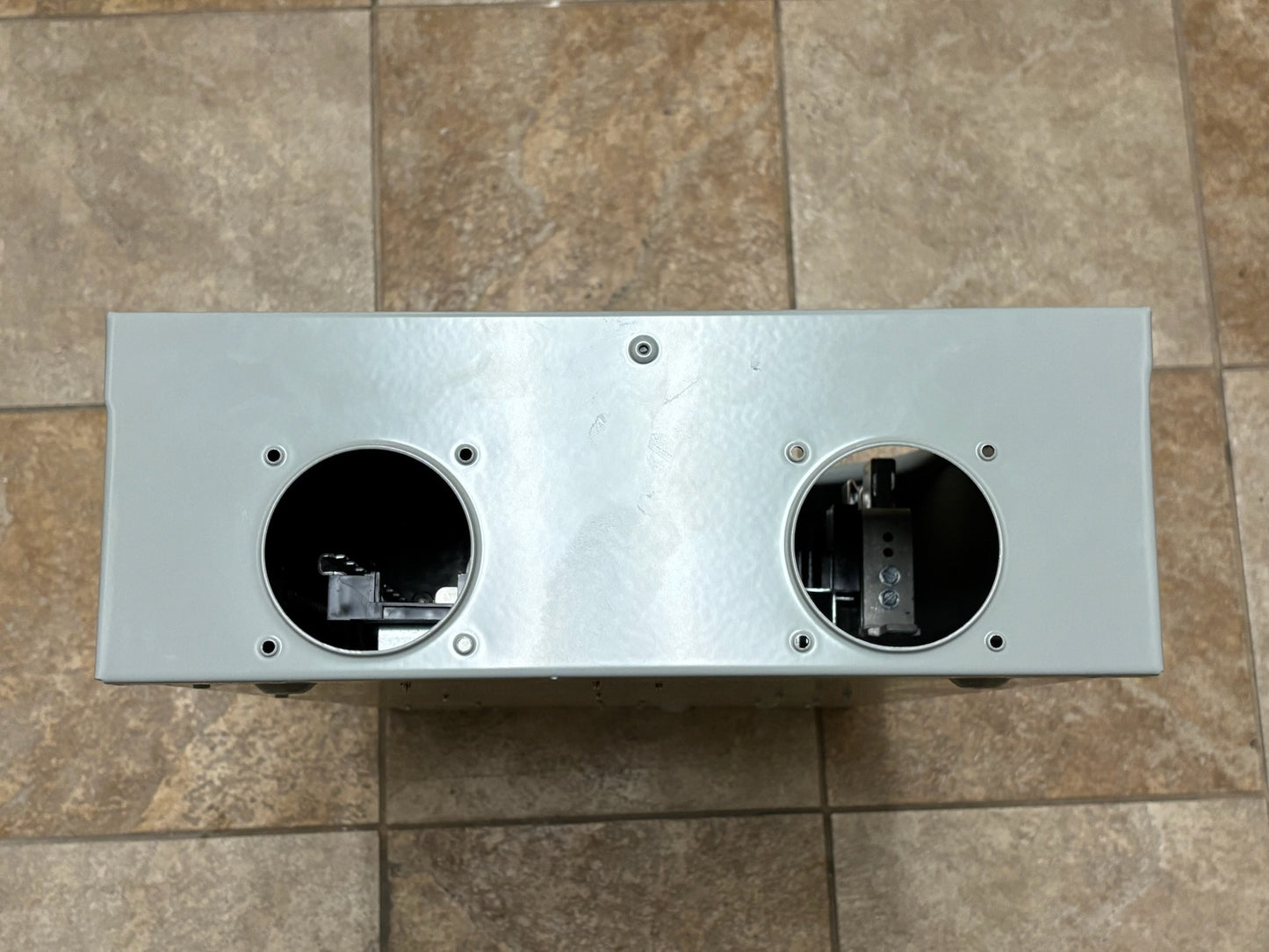 GE / ABB TSM1610CSCUP 100A 16-Space / 32-Circuit Meter/Main Load Center