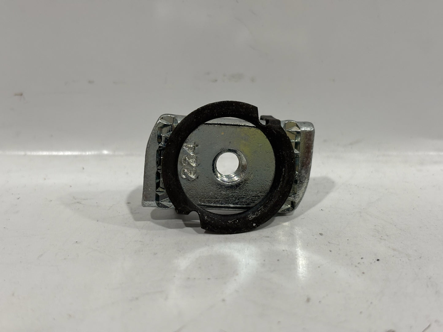 100 PK EATON TN-224 (1/4) TWIRL NUT Zinc Plated Finish B-Line Series