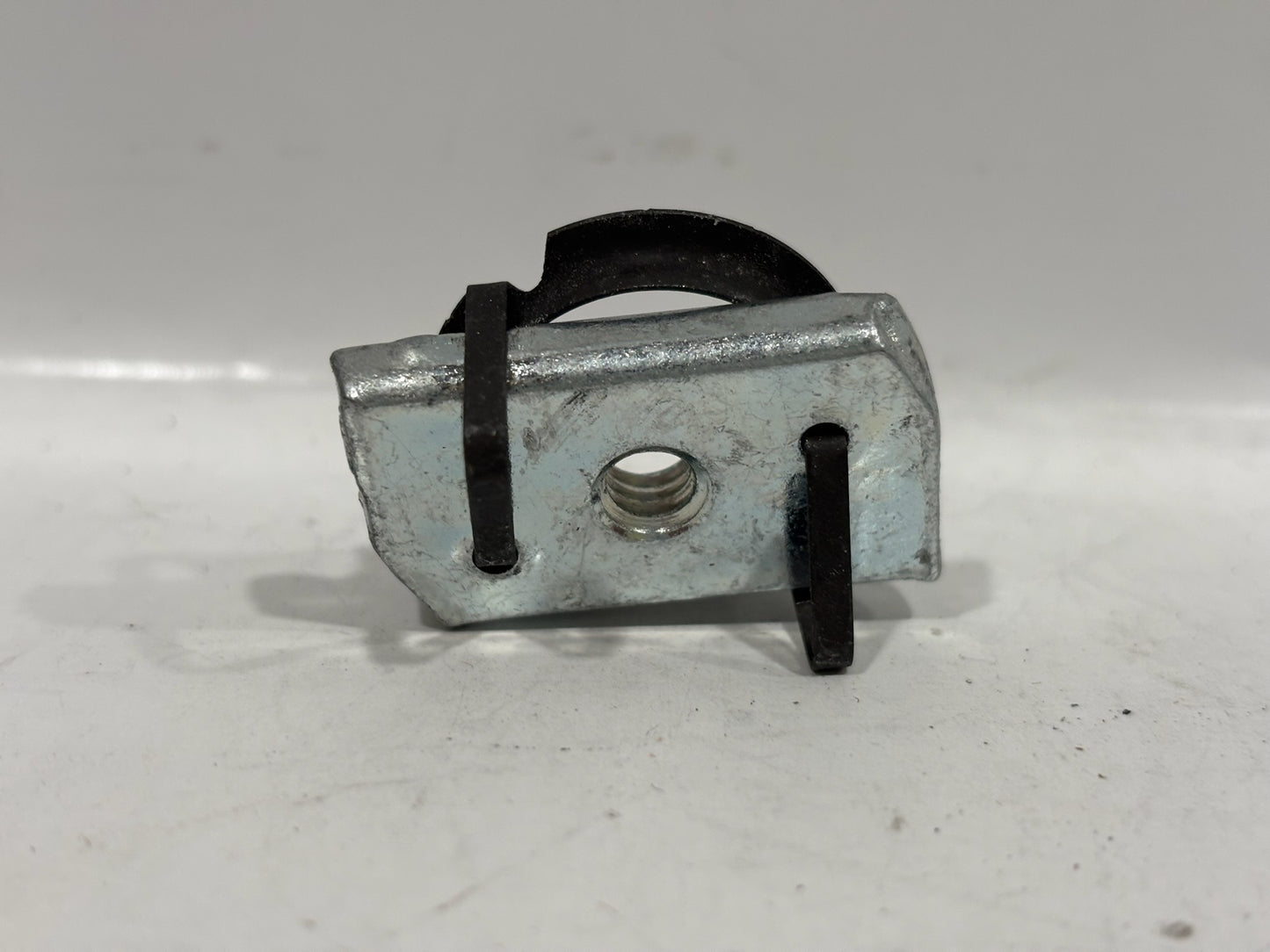 100 PK EATON TN-224 (1/4) TWIRL NUT Zinc Plated Finish B-Line Series