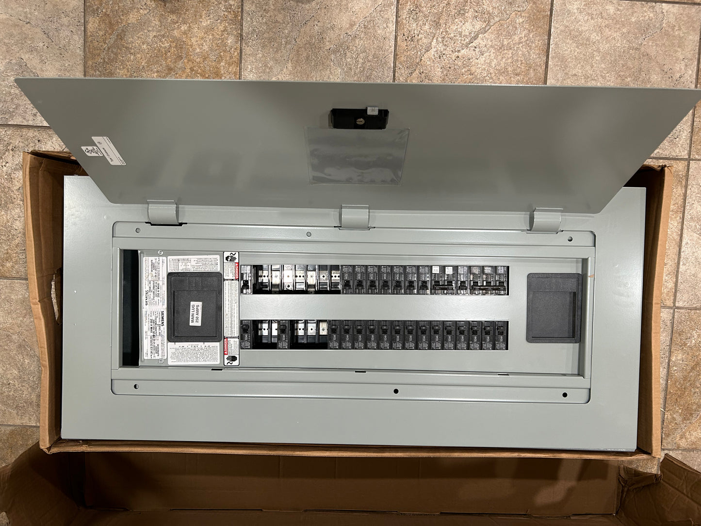 SIEMENS P1C42ML250ATST 250AMP MAIN LUG PANEL 208Y/120V 42 CIRCUIT 3-PHASE
