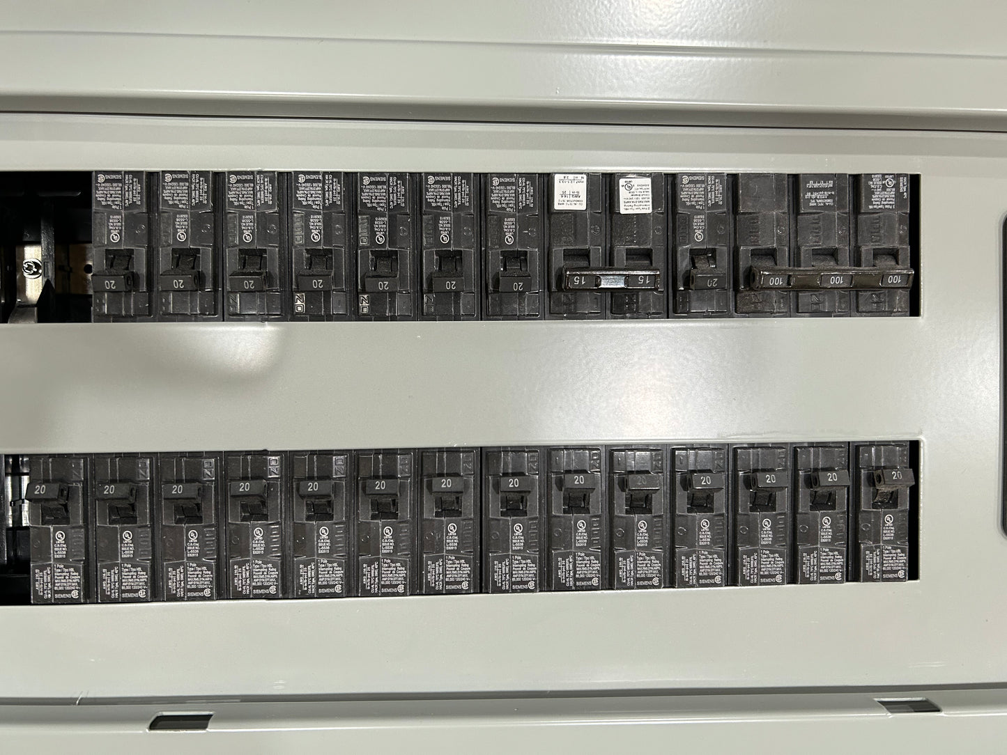 SIEMENS P1C42ML250ATST 250AMP MAIN LUG PANEL 208Y/120V 42 CIRCUIT 3-PHASE