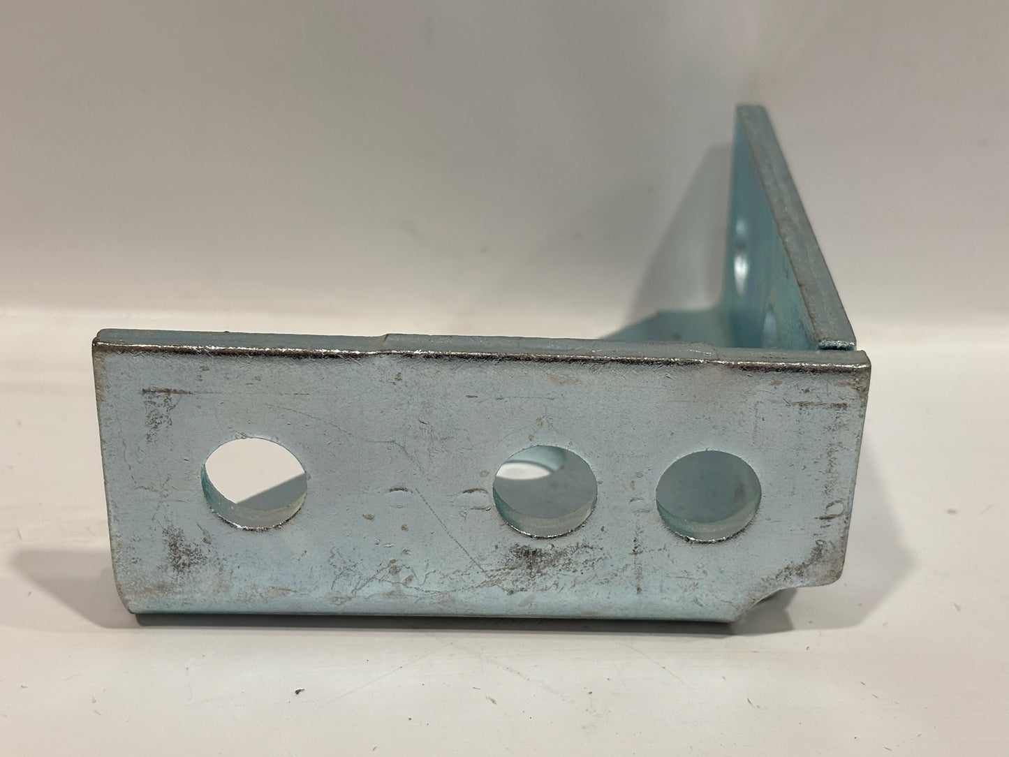 10 PK Nvent Caddy L23U0000EG 3-3-1 Hole Corner Gusset Electrogalvanized