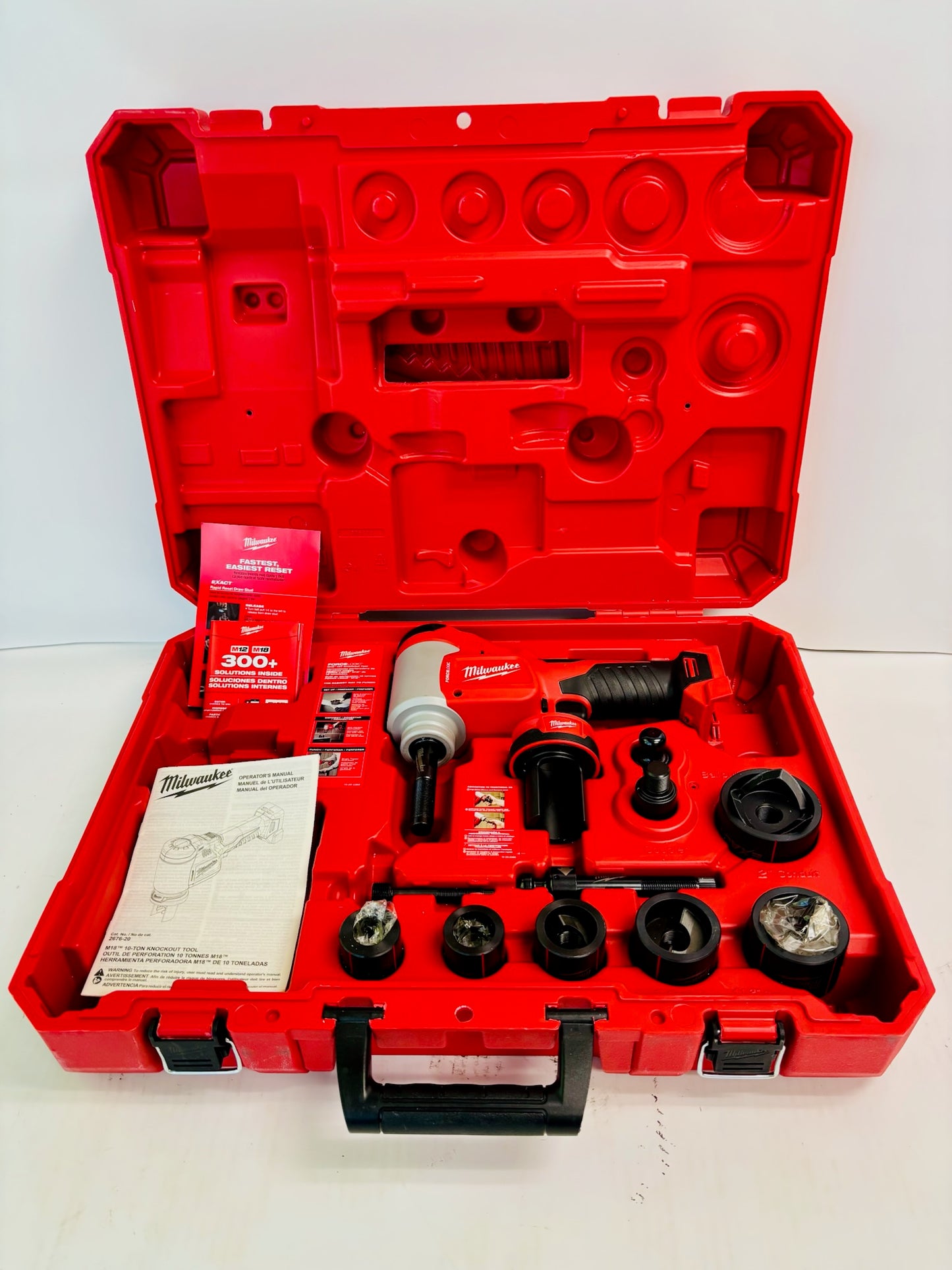 Milwaukee M18 FORCE LOGIC 10‑Ton Knockout Tool Kit (2676‑22) Used One time
