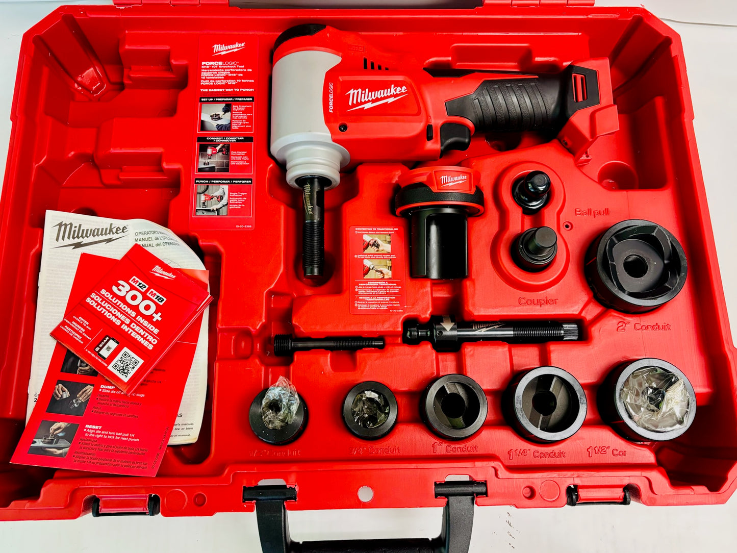 Milwaukee M18 FORCE LOGIC 10‑Ton Knockout Tool Kit (2676‑22) Used One time