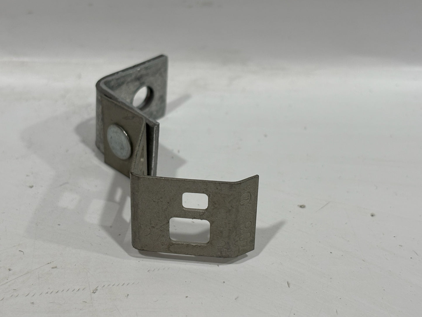 160 PC Caddy Erico 708AB Angled Bracket Support For #8 Wire .162" Dia. Rod