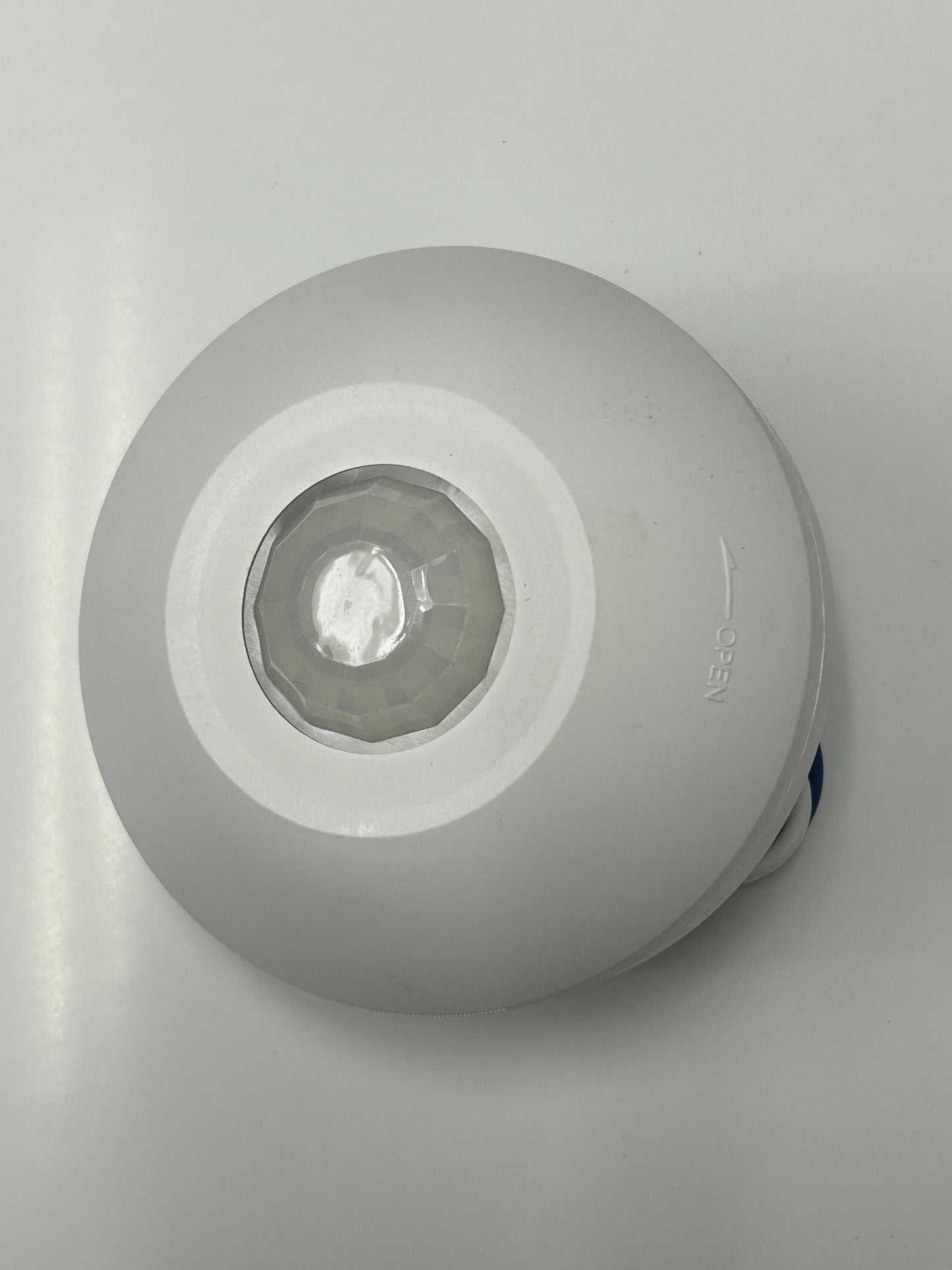 Leviton ODC0S-I7W Ceiling Mount Occupancy Sensor 277VAC 60Hz 360 Degree 530 sq. ft.