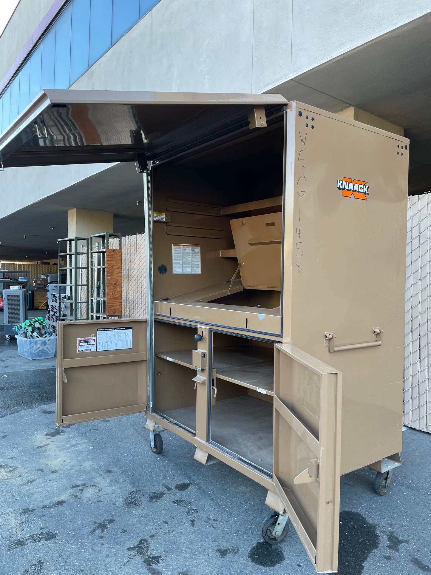 KNAACK Metal Box (119-02) Jobsite Field Office, Tan, 60" W x 44" D x 82-1/2" H