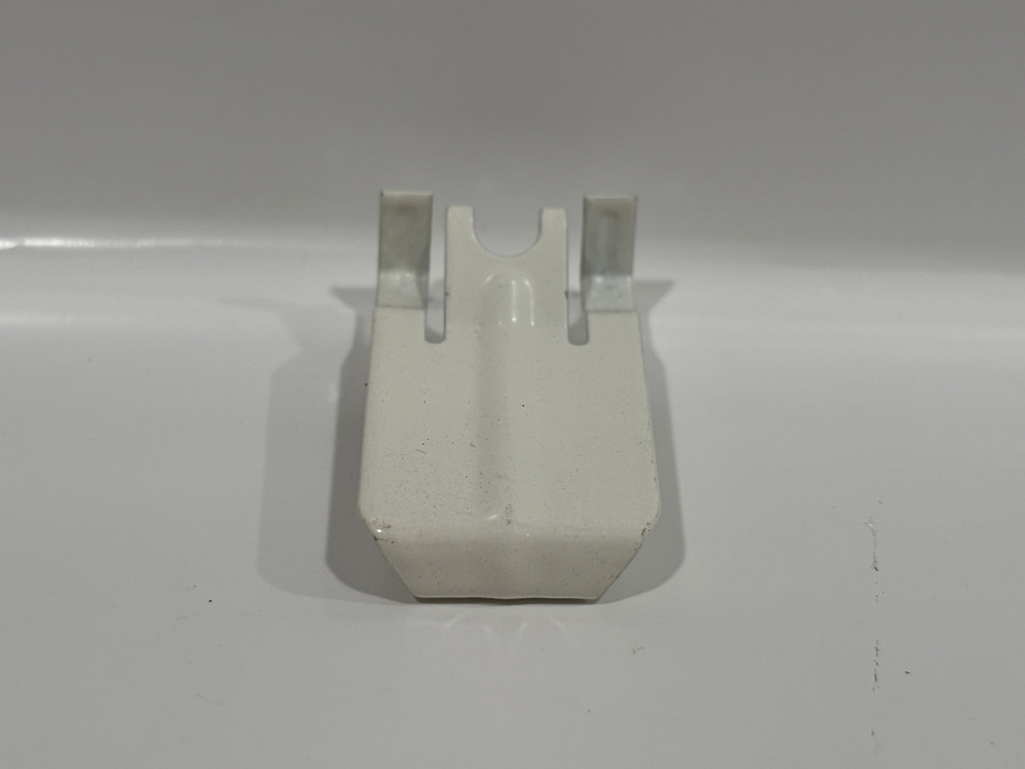 200 Pk Erico Caddy 515AWHA Pentair Light Fixture Clip-White