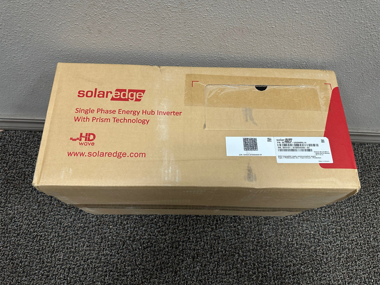 SolarEdge SE7600H-USSNBBL14 7.6kW Single-Phase Energy Hub Solar Inverter